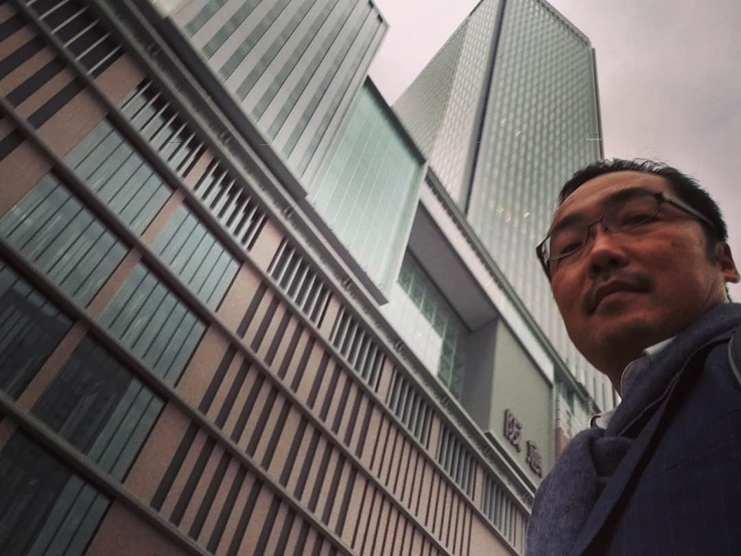 のインスタグラム：「大阪で生まれてない男やさかい #osaka #umeda #hankyuumeda  #hankyu #walking #kansai #japan🇯🇵」