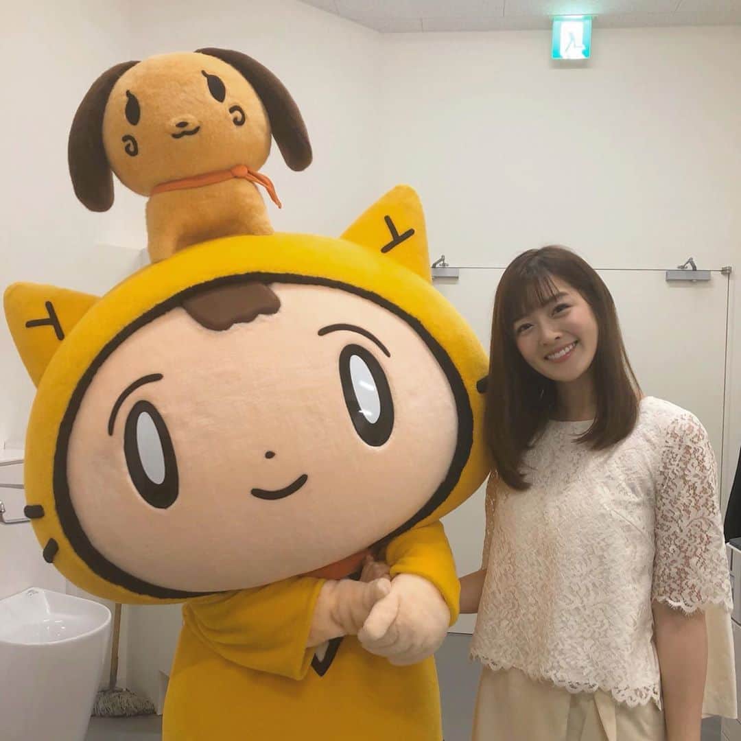中村秀香のインスタグラム：「久しぶりに、#シノビー＆#ニン丸 と仕事で一緒になりました！✨ .  会うなりステッカーをくれました（２枚目）かわいい🥰 . そして #シノビー＆#ニン丸 といえば…  先日、２人の新しいLINEスタンプ（敬語バージョン）が発売されました👏👏 私もさっそく使っております♬（３、４枚目）ぜひチェックしてみて下さい😊」
