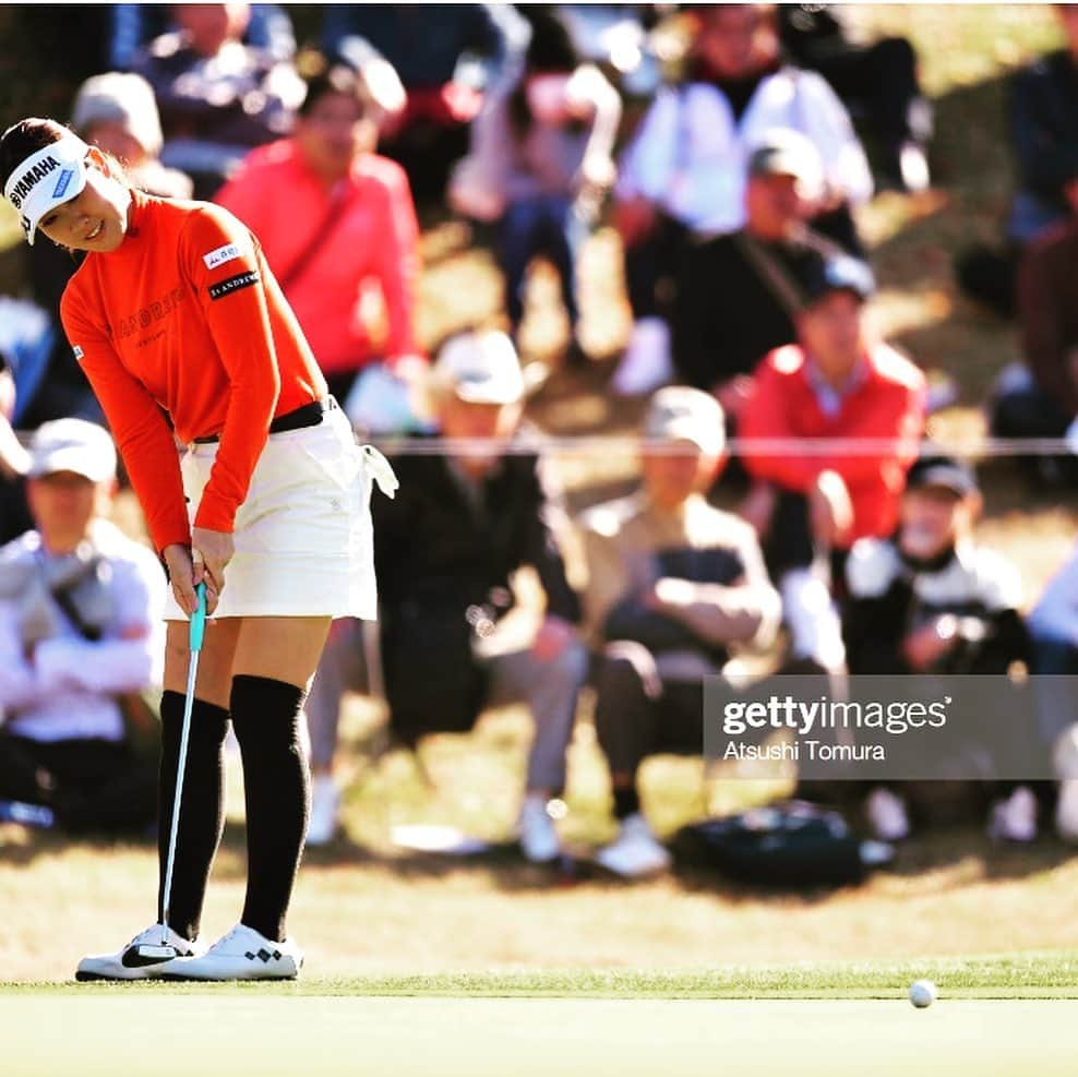 福田真未さんのインスタグラム写真 - (福田真未Instagram)「2019年33試合に出場しました。 沢山の応援ありがとうございました🥺❣️ 悩みに悩み抜いたシーズンでした。 本当に苦しかったです。。。 その中で色々なことを学ぶことができて成長できたことを 来年に向けて生かしていきたいです！！ 終盤キャディをしてくれた宮崎さんに は沢山助けてもらいました。 追い込まれて少しはメンタル強くなった気がします。笑  来年は優勝したい！！！ 本当にありがとうございました😊  #安川電機 #野村證券 #日立ビルシステム #井村屋 #えんホールディングス #YAMAHA #standrews」11月25日 9時54分 - fukudamami32