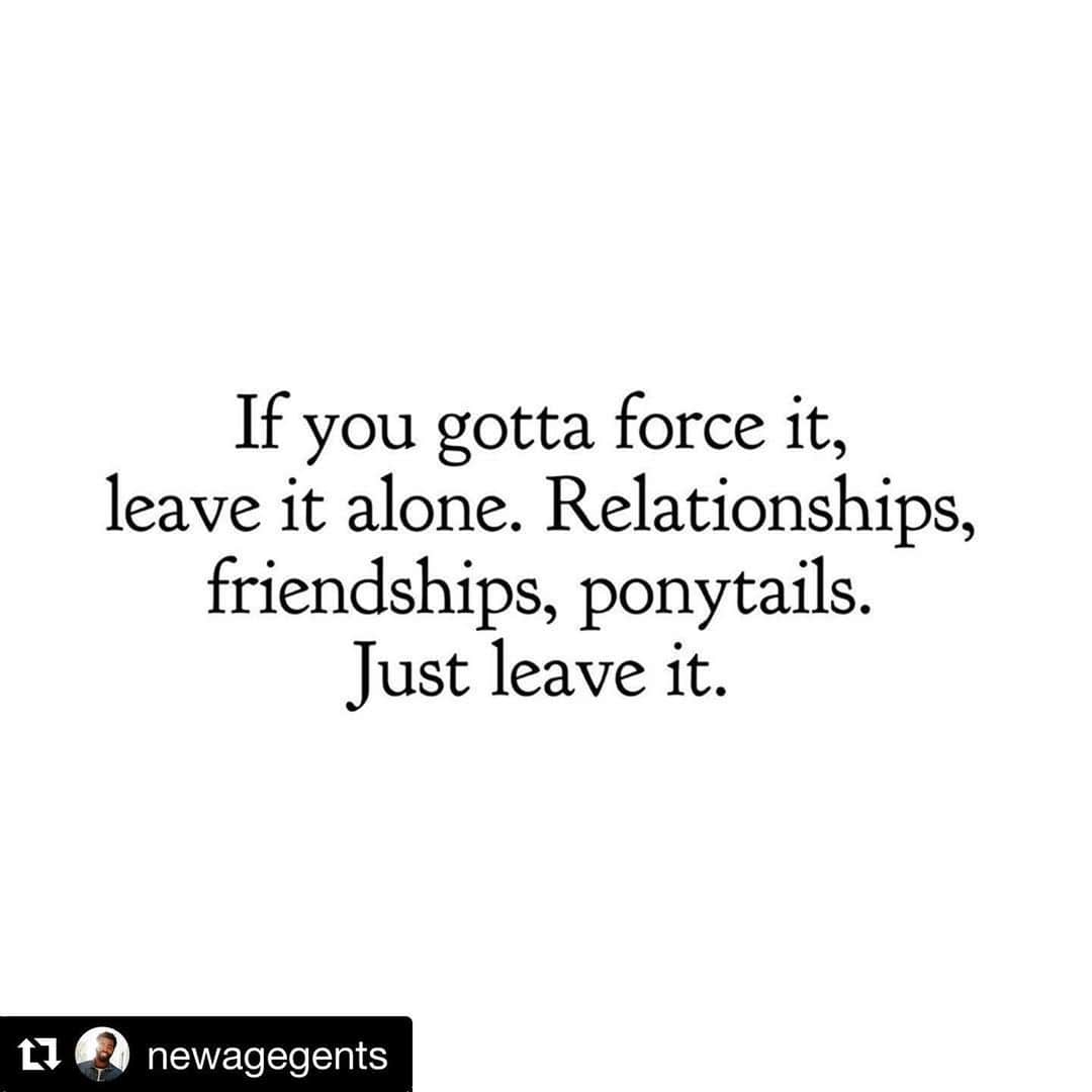 ジャコモ・ジャンニオッティさんのインスタグラム写真 - (ジャコモ・ジャンニオッティInstagram)「Repost from my main man from @newagegents thanks for the continued sharing of wisdom brother.  If you have to force it, just leave it. ✌🏽 ・・・ Happy Sunday, Good people. Message by @lightwatkins:  This is a popular quote, and it’s funny. But I also think we have to be careful not to give up too easily. Don’t assume  it’s not meant to be because you have a few hiccups, and don’t let other people’s interpretation influence your direct experience. . On the other end of the spectrum, forcing it is not necessarily a reflection of effort or consistency. It’s basically the moment we stop being ourselves. . If we have to pretend to be someone else in order to keep a friendship or relationship going, we’re forcing it. You’ll know it because you start telling your other friends things you’re afraid to tell the person you’re with—and that’s an opportunity to stand in your truth, make an adjustment, or it may be time to ✌🏾 out. . The onus is on you to look after yourself. There are no victims—just people who refused to acknowledge the truth of the situation. And it’s far better to be on your own than having to pretend to be someone you’re not in order to keep someone else interested in you. . Leave a comment if this resonates and tag someone who needs to hear this ❤️. .」11月25日 9時46分 - giacomo_gianniotti