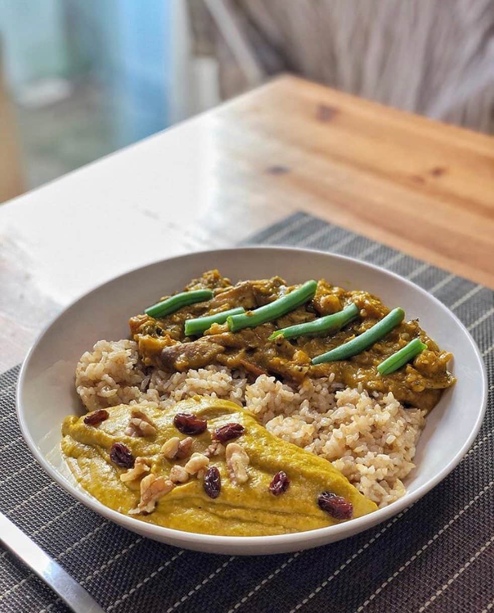 なでしこ健康生活さんのインスタグラム写真 - (なでしこ健康生活Instagram)「Repost from @yukiikeda  Simply beautiful 🍂🍁😍 My favorite 🚵‍♂️ season in Japan👍‼️ Followed by the awesome 🌱 curry 🍛 rice made by @sayakitchen 😋🙏‼️ ・ 紅葉の綺麗なライドシーズンになってまいりました😍  ライド後のリカバリーランチは、アスリートフード研究家　@sayakitchen が作ってくれたビーガン玄米カレー🍛😋🙏 美味しすぎて食べ過ぎ注意‼️🤣 ・ @nadeshiko_healthy_life さんのの「生きている玄米プレミアムx金のいぶき」がこれまた美味しすぎて幸せマックスでした👍 もっちもち食感がたまらないです😄 ・ なでしこ健康生活炊飯器で発芽玄米にして更に栄養価もアップ⤴️ ごちそうさまでした🙏😋‼️ ・ ・ ・ #guforit #ultramountainathlete #livingmydream #plantpoweredathlete #自転車のある風景 #mtb #mtblife #mtbr #マウンテンバイク #マウンテンバイカー #自転車 #サイクリスト #自転車のある生活 #生涯現役 #池田祐樹 #超戦 #プラントパワーアスリート #ウルトラマウンテンアスリート #プラントベースアスリート #mycanyon #preparetoride #rideshimano  #アウトドア #トレイルライド #ergonbike #dtswisswheels #teamtopeakergon #mountainbiking #mountainbiker #brytonsport」11月25日 9時51分 - nadeshiko_healthy_life