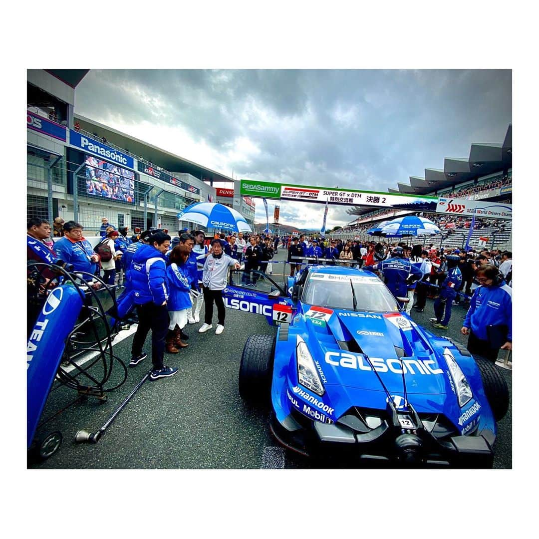 星野一樹さんのインスタグラム写真 - (星野一樹Instagram)「SGT DTM 交流戦 . カルソニックGTRは悔しい結果となってしまいました。応援していただいた皆さん、ありがとうございました！ . レース自体は、というと、本当に面白かった‼️これぞレース‼️ の一言。 賛否両論あるとは思いますが、そこには本来のレースの魅力、すべてが詰まってたように思います。 . 2006.2007 カルソニックでチームメイトだった、ベンちゃんにも久々会えました^_^」11月25日 10時02分 - kazukihoshino