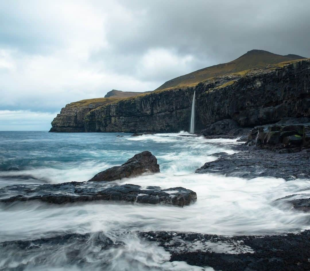 National Geographic Travelさんのインスタグラム写真 - (National Geographic TravelInstagram)「Photo by @ChrisBurkard | I’ve always believed it’s easier to get eyebrow-raising photos from places few people have been than from iconic, well-traveled spots. Less than 50,000 people live in the Faroe Islands and not many more on this planet have traveled there to see and experience them. We found this beautiful tidefall not through online research or recommendations, but during a random a hike—making it that much more incredible. It’s these remote corners of the Earth that fascinate me and inspire me. One of the biggest pleasures of my career is bringing back photos to show other people who haven’t been there themselves.」11月25日 10時04分 - natgeotravel