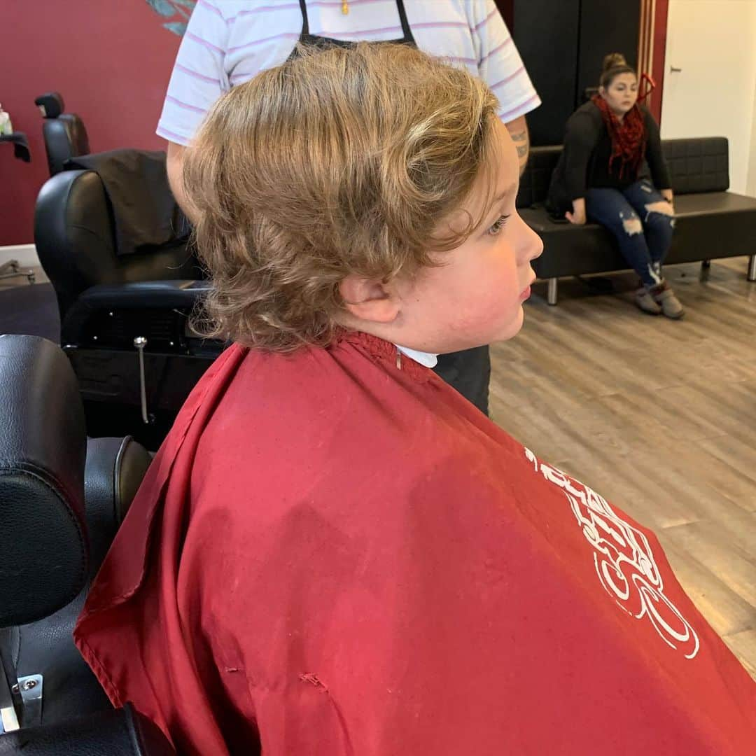 ブリット・ニコルさんのインスタグラム写真 - (ブリット・ニコルInstagram)「1st big boy haircut!!!!! I love this boy!!! Coolest 4 year old I know !!!! Handsome, Kind, Prophetic, Full of Adventure and of course Peace. Jerusalem, I love u buddy!!!! 😍」11月25日 10時13分 - itsbrittnicole