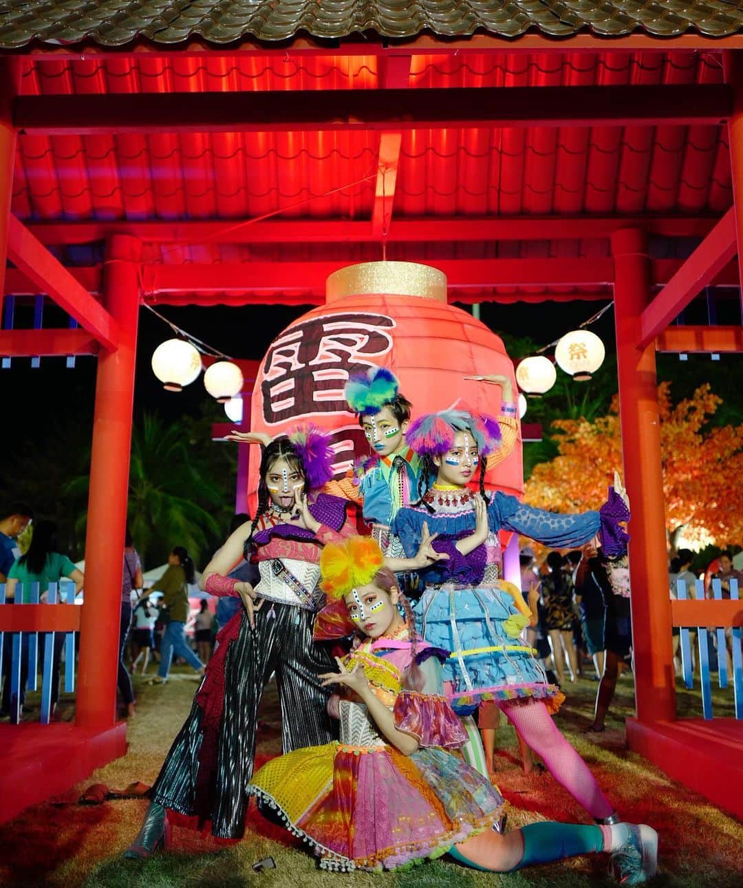 TEMPURA KIDZのインスタグラム：「Siracha Japan Festival Thank you for coming 🇹🇭 ขอขอบคุณทีมงานSrirachaทุกๆคนค่า!!! พวกเราจะพยายามต่อไปเพื่อที่จะได้มีโอกาสเล่นที่นี่ปีหน้าอีกด้วยค่ะ !!! #tempurakidz#siracha#siracha japanfestival#festival#雷門」