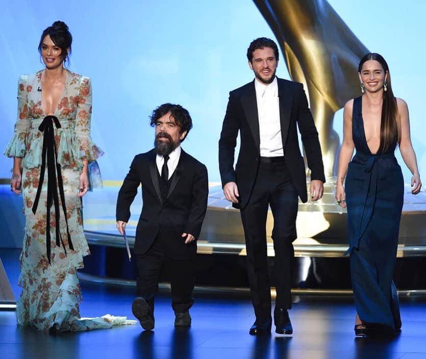 ピーター・ディンクレイジのインスタグラム：「Thrones Cast 🔥」