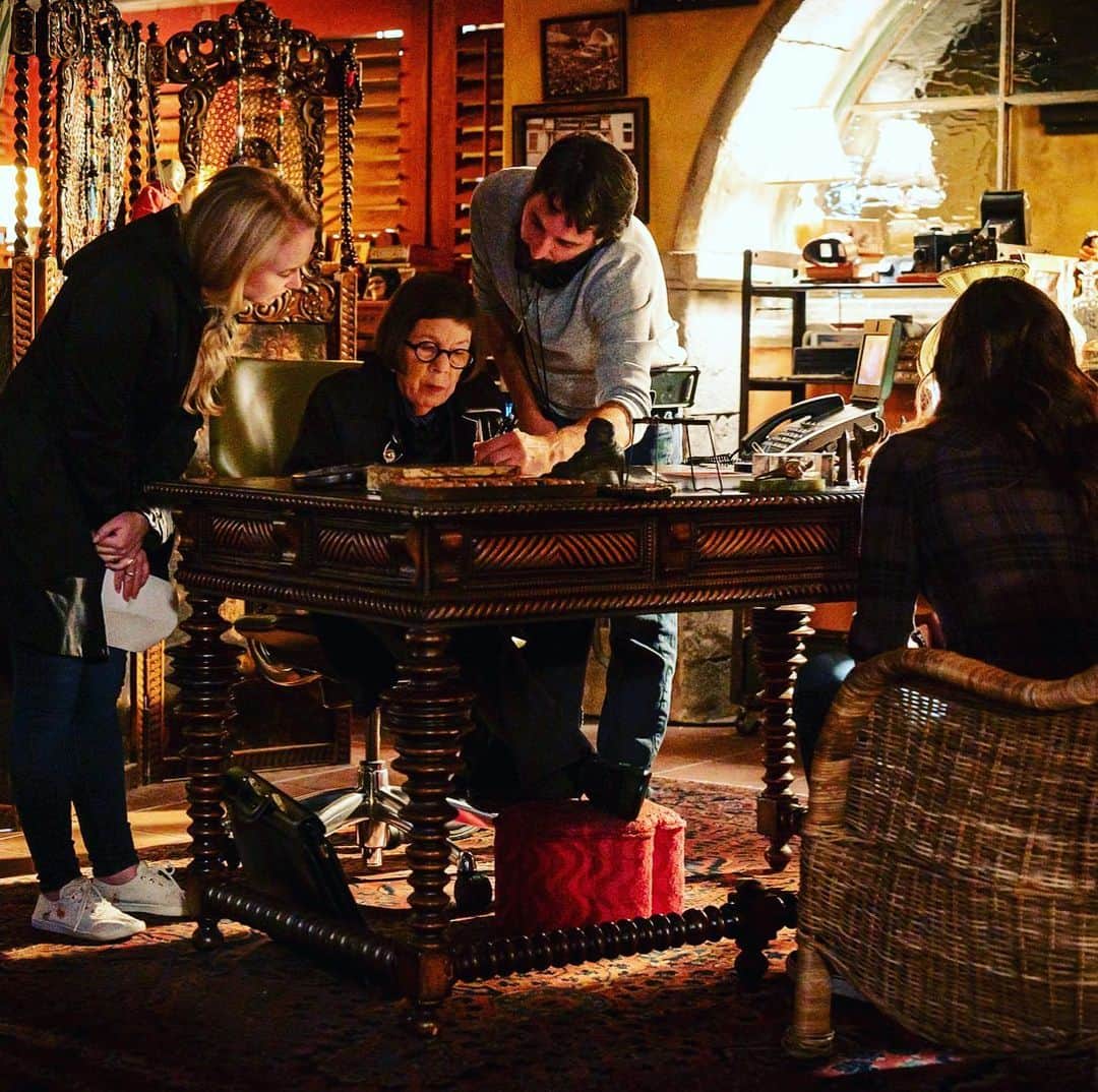 NCIS:LA 〜極秘潜入捜査班のインスタグラム：「Behind-the-scenes from tonight’s #NCISLA.  #HettyisBack」