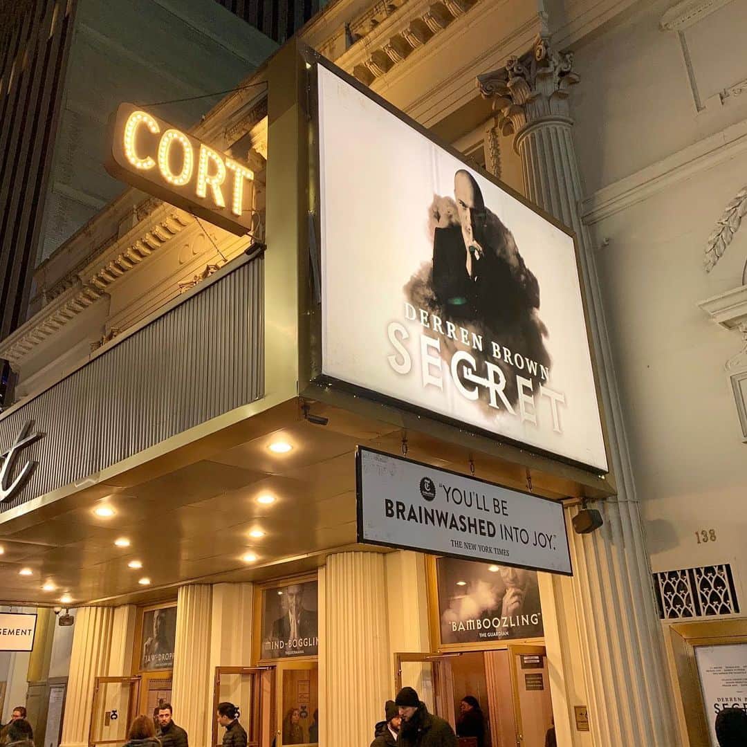 セロさんのインスタグラム写真 - (セロInstagram)「Last night, the feeling of wonder had returned to me. I finally got to see, meet, and hang out with @derrenbrown in New York.  The shows called SECRET and for a good reason. Can’t say anything... make sure to go and see it before it ends January 4th. My mind was blown away and like butter. Wait, it was like melted butter!  And gosh what a nice and charming and personable dude!  Thanks for blowing my world last night with your art!  #derrenbrownsecret」11月25日 11時00分 - cyrilmagic