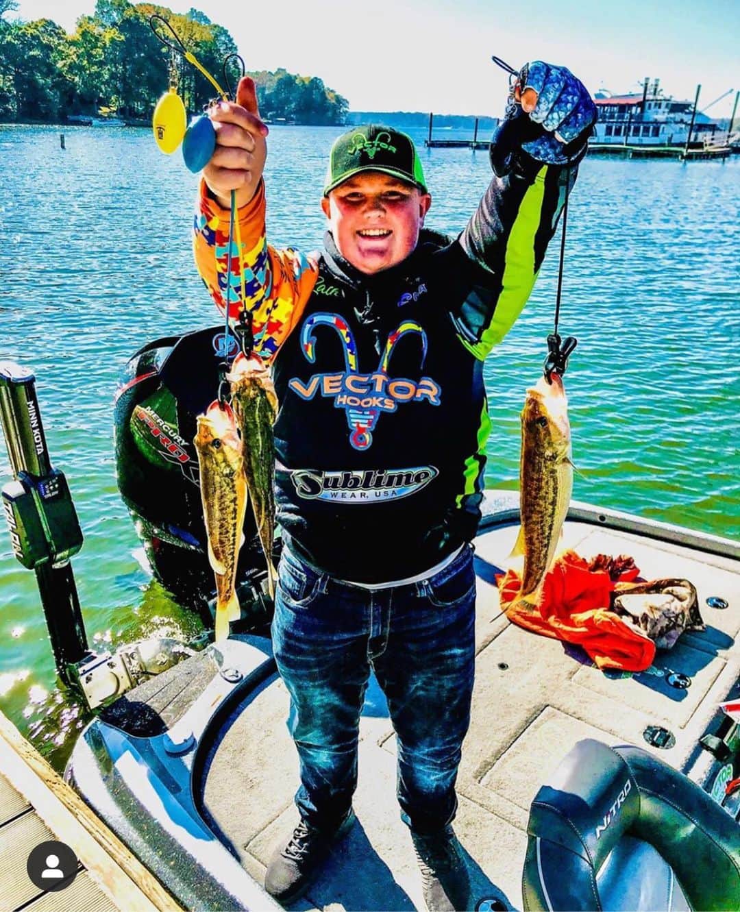 Filthy Anglers™さんのインスタグラム写真 - (Filthy Anglers™Instagram)「Our buddy Zach @Z_w_fishing from North Carolina is a 14yr old angler who loves rippin’ some lips. If there’s a rod in his hand you will probably find our new Filthy gloves typically holding it! Zach is a big supporter of autism, he himself is autistic and wants to share awareness amongst the fishing community, pretty special young angler . Make sure you go on over to his page and check out all the great things he is doing and show your support! Congrats @z_w_fishing you are Certified Filthy www.filthyanglers.com #fishing #catchandrelease #bassfishing #largemouthbass #getoutside #anglerapproved #outdoors #teamfilthy #lakelife #salmon #trout #filthyanglers #kayak #nature #largemouth #smallmouth #trout #pond #lake #river」11月25日 11時12分 - filthyanglers