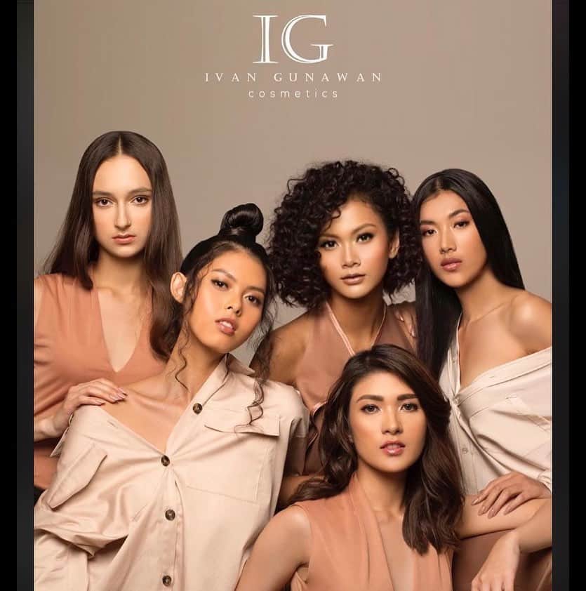 Ivan Gunawanさんのインスタグラム写真 - (Ivan GunawanInstagram)「. @ivangunawan_cosmetics is made for Asian Skins with any kind of color shades. This product is very recommended as long as you pick the right shade for your skin colors. These are available from the light, natural , vivid, ivory and beige. Or if you needed you can mix it up to the right shade of your skin tone. ————————- Available for order at our official online order @ig.cosmetics Or Contact (WhatsApp Only) 08176600004 // 08176600086 Ivan Gunawan Cosmetics also available at Tokopedia - Shopee - Zilingo - Tokowow - Bukalapak - Gogobli - Qoo10 - Elevenia -----⠀ #IvanGunawan #IvanGunawanCosmetics #EffortlessBeauty #UnderTheStar #IGFatamorgana #Cosmetics #Beauty #Indonesian #Kosmetik」11月25日 11時20分 - ivan_gunawan