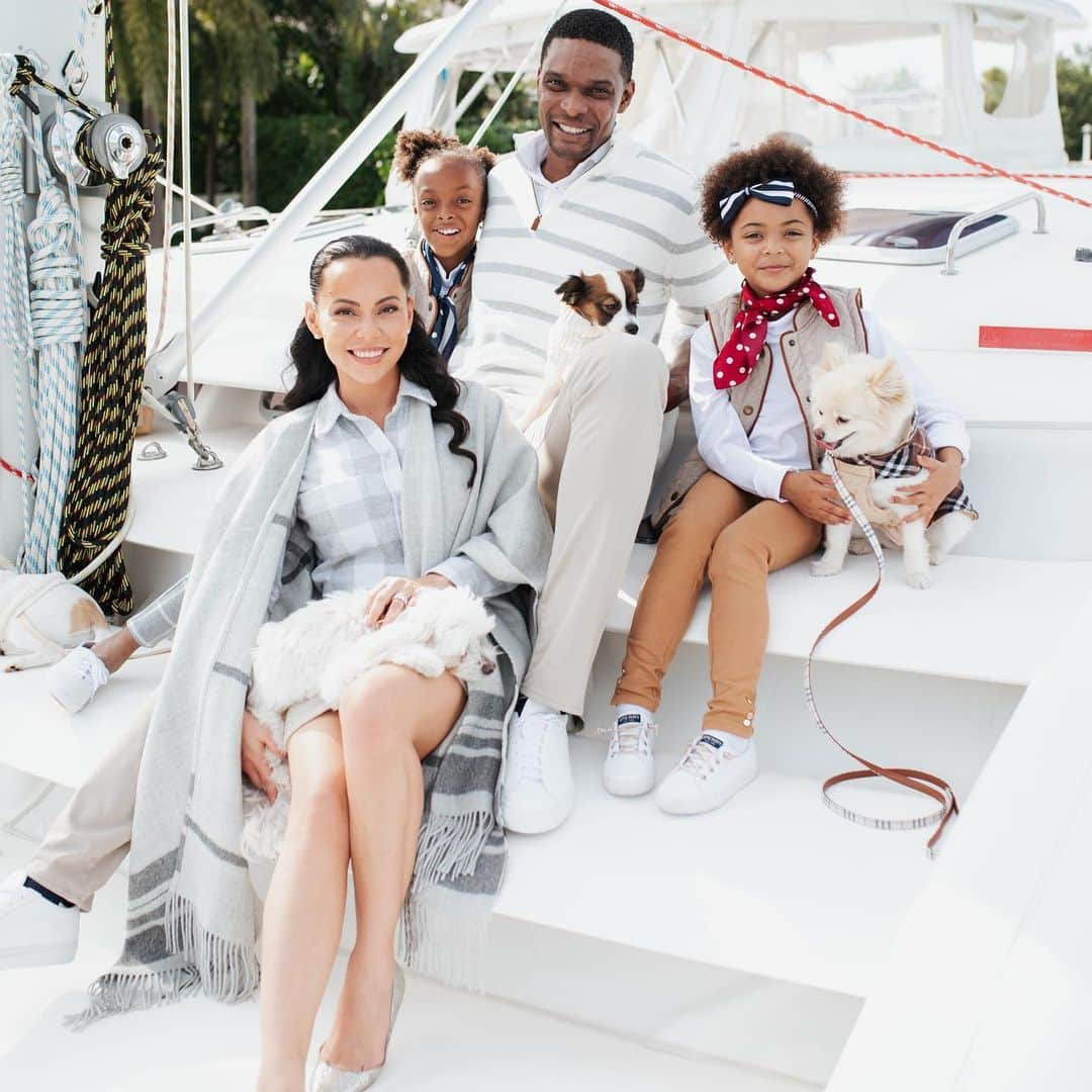 クリス・ボッシュさんのインスタグラム写真 - (クリス・ボッシュInstagram)「The future is Bright! #BoshHoliday #BoshFamily  cc: @mrsadriennebosh」11月25日 11時32分 - chrisbosh