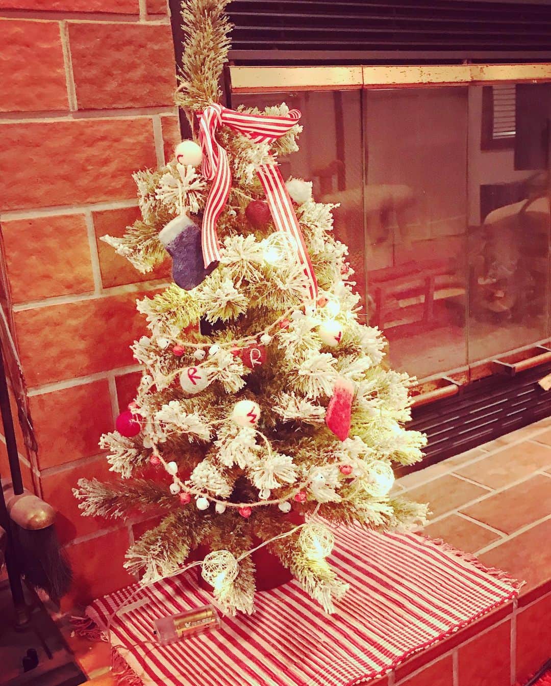 益子直美さんのインスタグラム写真 - (益子直美Instagram)「クリスマスツリーを出しました‼️ #クリスマスツリー」11月25日 17時04分 - naomi.masuko