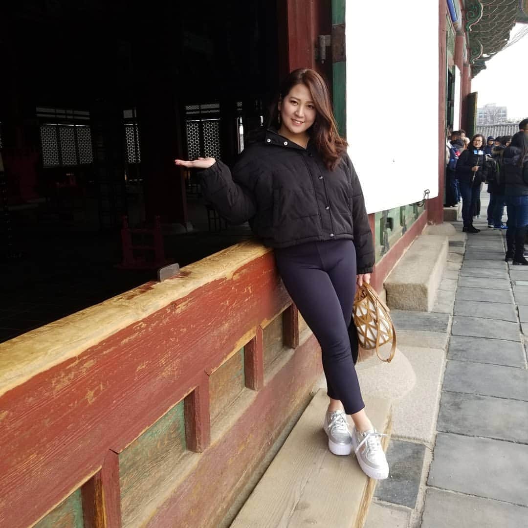 うさまりあのインスタグラム：「． ， ， ． ドクターピュールボーテ麻布十番店へ行ってきました！ ． 再生美容を初めてうけてきました！ レーザーを使わずにシミと美白が叶うらしいです！ ． 人幹細胞ってほんとにすごい！ ． びっくりしたのが、ほうれい線が施術後 ． みてわかるほどなくなっていてびっくり！！ ． 肌って生まれ変わると実感しました！ ． そして、ちかこさんとても明るくてお話上手で ． 私大好きになりました❤ ． うさまりあの紹介だと13000円になるみたいです！ ． ． ．  #メゾンドゥナチュール #葵ちかこ #妊活 #自然妊娠 #プレママ #産後ダイエット #アロマセラピー #ピュールボーテ #小顔矯正 #リフトアップ #再生美容 #麻布十番」