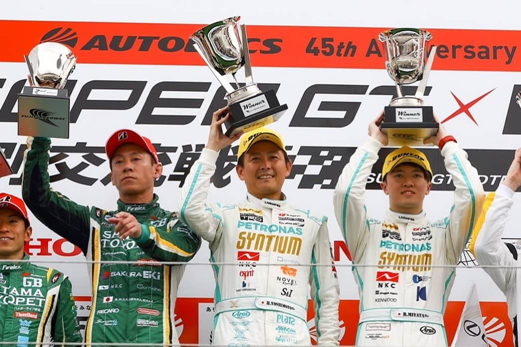 吉本大樹さんのインスタグラム写真 - (吉本大樹Instagram)「Double Victory on both Sat and Sun races. What a great ending for 2019 race season! Both races were held under perfect condition to our #DUNLOP tires👍🏻 Huge thanks to the team #LMcorsa and partner @ritmomiyata  土曜、日曜の両レースとも優勝🏆　素晴らしい2019レースシーズンの締めくくりとなりました。沢山の応援ありがとうございました！」11月25日 12時00分 - hiroyoshimoto