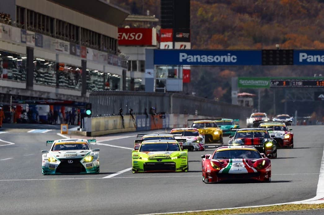 吉本大樹さんのインスタグラム写真 - (吉本大樹Instagram)「Double Victory on both Sat and Sun races. What a great ending for 2019 race season! Both races were held under perfect condition to our #DUNLOP tires👍🏻 Huge thanks to the team #LMcorsa and partner @ritmomiyata  土曜、日曜の両レースとも優勝🏆　素晴らしい2019レースシーズンの締めくくりとなりました。沢山の応援ありがとうございました！」11月25日 12時00分 - hiroyoshimoto