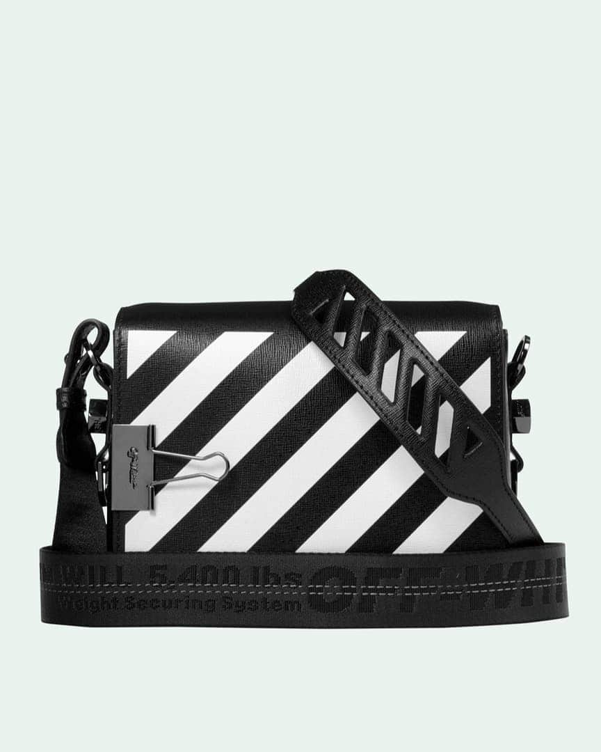 OFF-WHITE C/O VIRGIL ABLOHさんのインスタグラム写真 - (OFF-WHITE C/O VIRGIL ABLOHInstagram)「Off-White™ black diagonal binder clip bag with white diagonals now available in store worldwide and online at off---white.com」11月25日 12時02分 - off____white