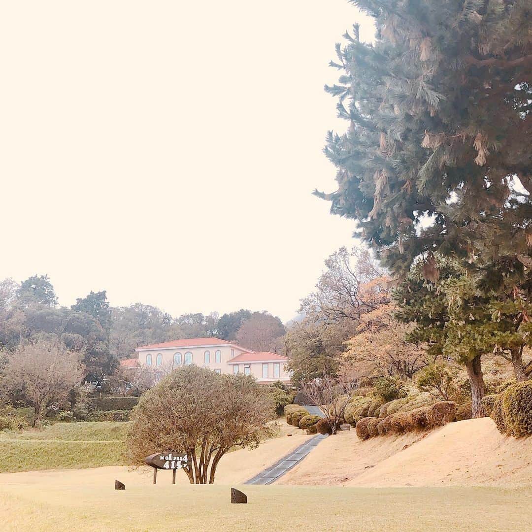 夏目愛美さんのインスタグラム写真 - (夏目愛美Instagram)「♡ 川奈取材の思い出。 今回は富士コースを回らせて頂きました🏌️‍♀️ とってもお世話になっている深沢さんからハッピーなお話も聞けてとっても素敵な取材になりました。 #川奈ホテル #ゴルフ #川奈パフェも外せない #happy #instagood」11月25日 12時31分 - manami_natsume