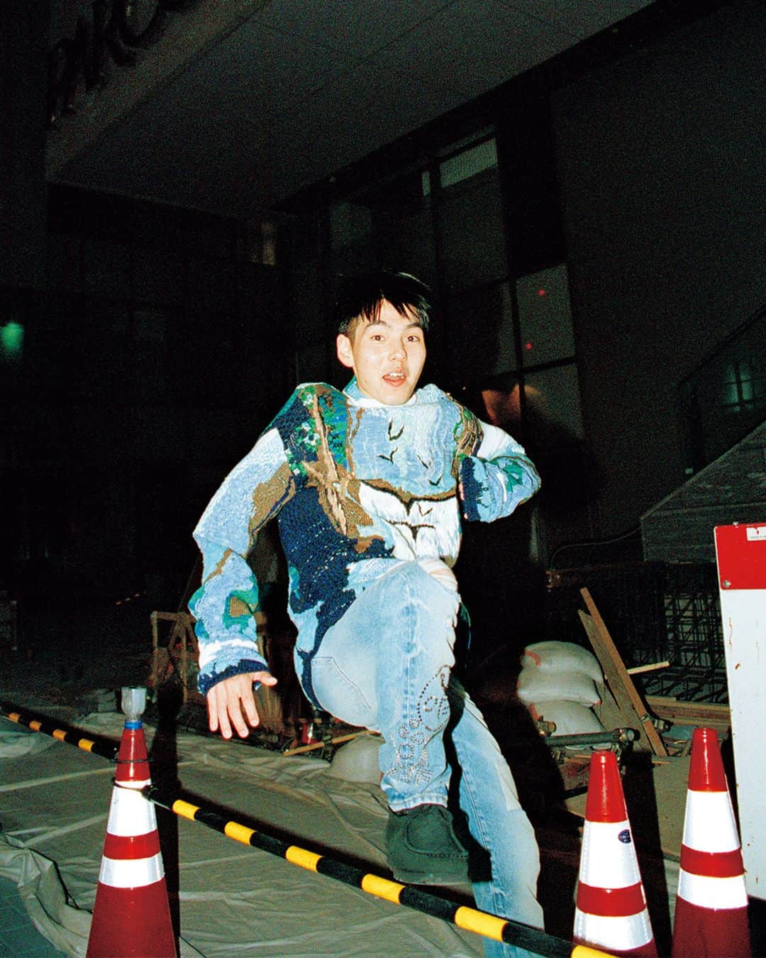 NYLON JAPANさんのインスタグラム写真 - (NYLON JAPANInstagram)「NYLONが今いちばん気になるラッパーと言えば、独特な世界がクセになる24歳のkill more itな新星ジャパニーズラッパー dodo。そんな彼にはちょっとイナタさが漂う派手可愛いジャガードセーターをオン。ARTYで存在感たっぷりな1枚を、ジェンダーフリーに着こなすのが今年の秋冬っぽい。パンツは薄めのクラッシュデニムを選択して。  december issue EVERYTHING TO YOUTH  model @dodo_fnt_pokimonisforever  sweater,pants @off____white shoes @clarksoriginals  #nylonjapan #nylonjp  #nylonguysjapan #nylonguys #everythingtoyouth #culture #fashion #beauty  #caelumjp」11月25日 12時37分 - nylonjapan