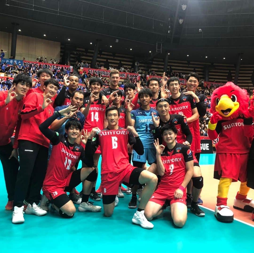 喜入祥充のインスタグラム：「東京ホームゲーム 沢山の応援ありがとうございました♪ #サンバーズ #7勝目 #4連勝 #vリーグはバレーだよ」