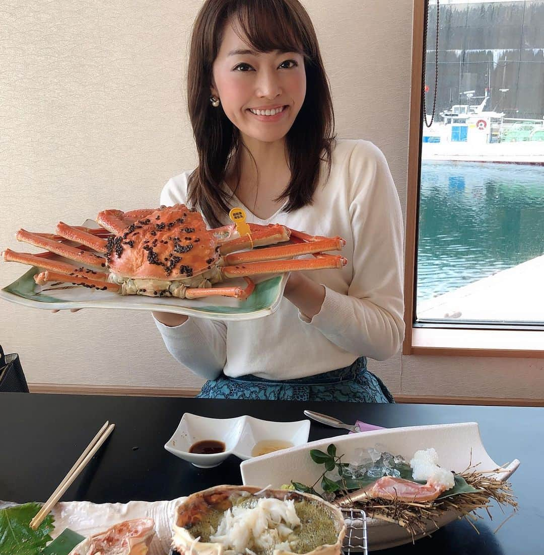 佐竹茉里奈のインスタグラム：「毎年恒例の蟹を食べに越前に来てます😊❤️ 蟹🦀食べに来ると今年ももうすぐ終わりかーって思う、、😊 #福井#越前#越前蟹#越前がに#せいこ蟹#せいこがに#せいこ丼#カニ#蟹#蟹はダイエットにいいよね#低脂肪#低カロリー#高タンパク#もうすぐ12月#今年もあと少し」