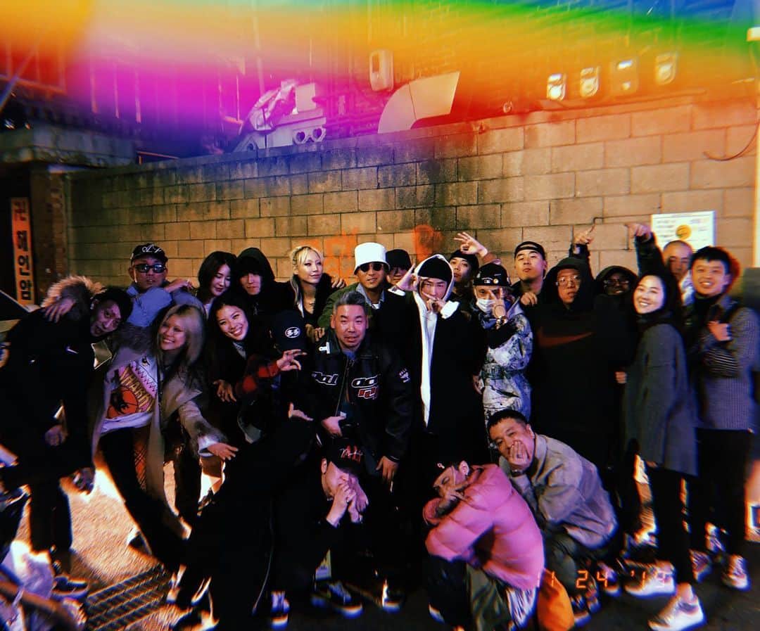 呉建豪のインスタグラム：「Thanks @fakesickness for the hospitality, appreciate you brotha! Dope watching @xxxibgdrgn & the team do they thang 🔥 congrats to all on a job well done, till next time God bless 🤙 @peaceminusonedotcom @nike #paranoiseairforce1 #seoulshenanigans ⠀✞」