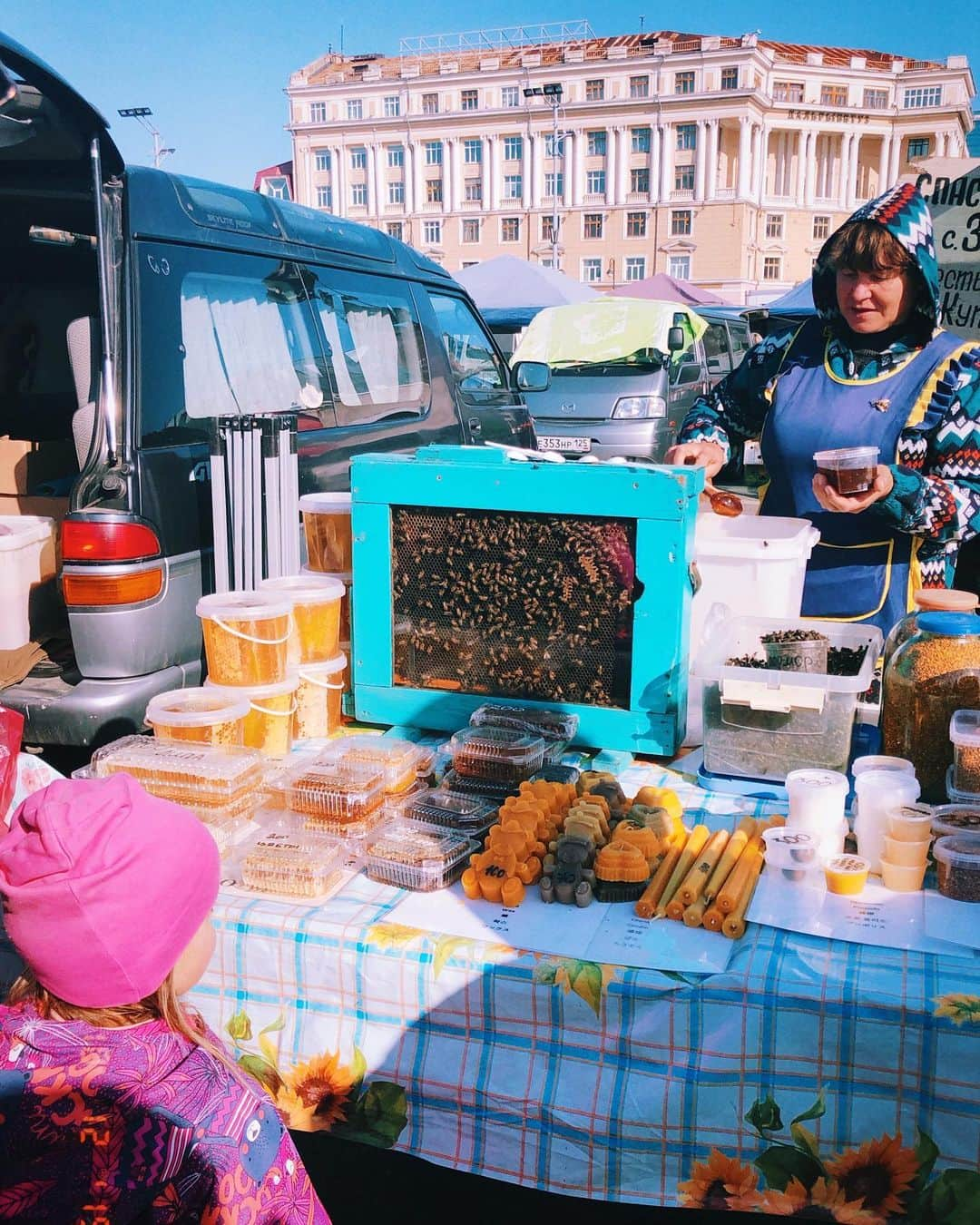 中条あやみさんのインスタグラム写真 - (中条あやみInstagram)「マルシェに新鮮な食材があったり食べ物も美味しかった。。🥕🌽🍆 #vladivostok」11月25日 13時32分 - nakajo_ayami