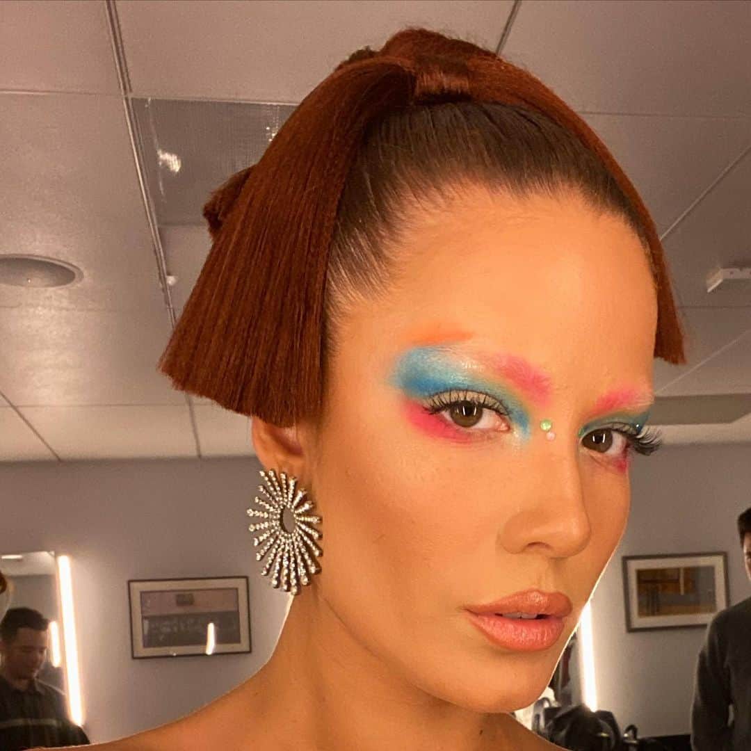 Halseyのインスタグラム：「🧸🎈🦋 MUGGIN」