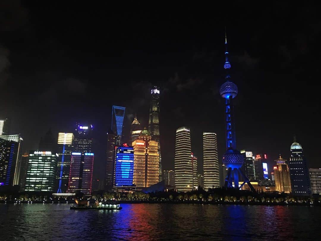 NAOTOさんのインスタグラム写真 - (NAOTOInstagram)「飛鳥IIから下船しました。⛴ 今回も素敵な時間でした。 写真は、上海の夜景です。 さぁ、今日からまた頑張っていきましょう。 #飛鳥ii #上海」11月25日 14時13分 - naoto_poper