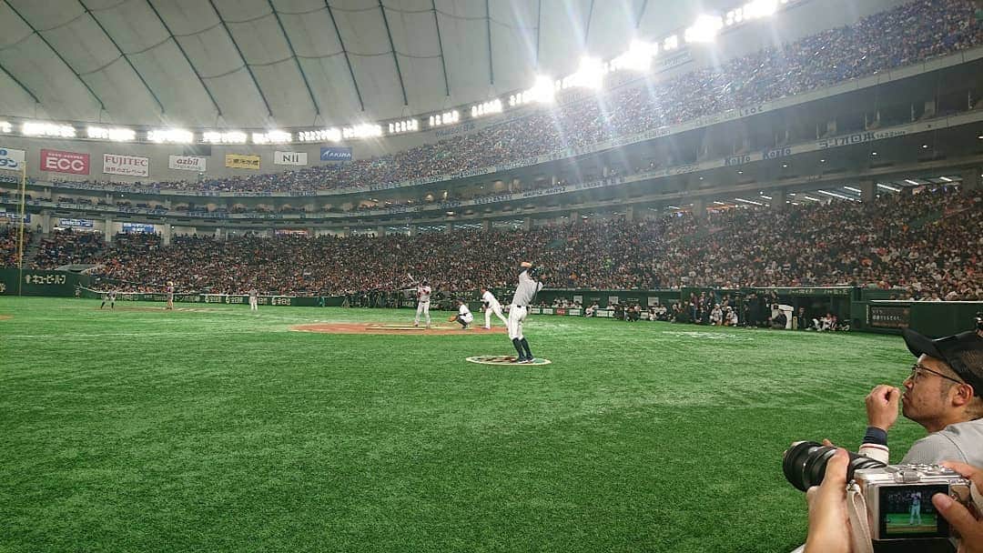 ニッチロー'さんのインスタグラム写真 - (ニッチロー'Instagram)「ジャイアンツファンフェスタ2019🥎  芸人チーム【IROIRO All Stars】の一員として出場しましたがチーム名と同じように色々ありました。  #ジャイアンツファンフェスタ2019  #ジャイアンツ #芸人チーム #東京ドーム #ニッチロー’ #野球 #ベースボール #baseball」11月25日 14時58分 - nicchiro5.1