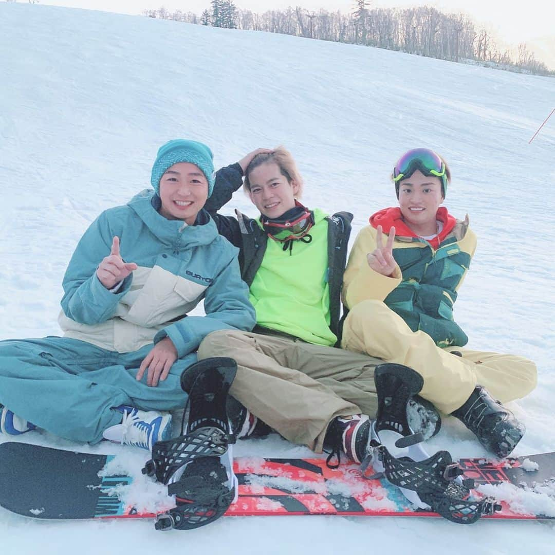 春木開さんのインスタグラム写真 - (春木開Instagram)「スノボーも恋愛も滑れないんです🤪⛄️❄️🏂﻿ ﻿ SLIDE🔜﻿ #北海道﻿ #スノボー﻿ #運動神経悪いパリピ﻿」11月25日 15時05分 - haruki.kai