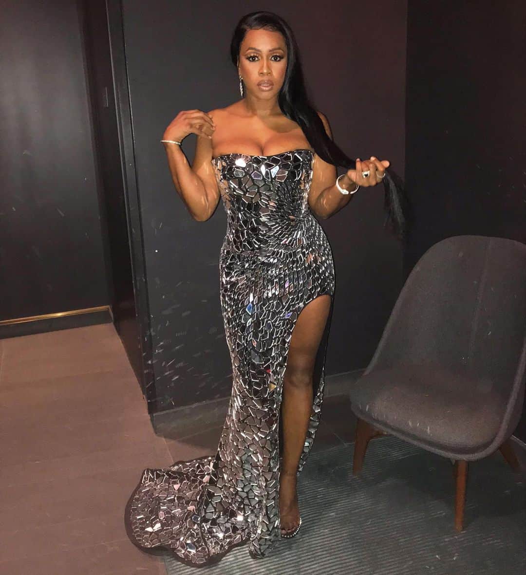 レミー・マーのインスタグラム：「Loveeeee my Mirror Gown from @nycfashionboutique #RemyMa」