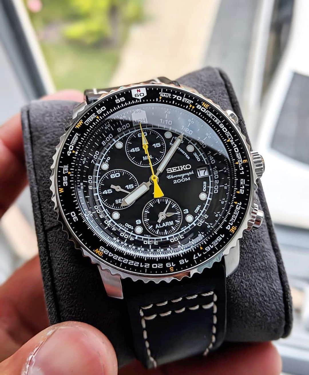 Daily Watchさんのインスタグラム写真 - (Daily WatchInstagram)「A $275 Seiko Flightmaster SNA411. Seiko in general offer some of the best value for money in the watch industry. Do you own a Seiko yet? Photo by @ray_deen⠀⠀⠀⠀⠀⠀⠀⠀⠀ .⠀⠀⠀⠀⠀⠀⠀⠀⠀ #dailywristwatch #seikofam #flightmaster #sna411 #seikowatch #seiko #watches #watch #timepiece  #gshock #hodinkee #wristwear #watchesofinstagram #womw #casio #wristwatch #speedmaster #watchobsession #braceletstack #watchofinstagram #ablogtowatch #rado #watchenthusiast #vintagerolex #seamaster #vintagewatches #audemarspiquet #swissmadewatch」11月26日 1時49分 - dailywatch