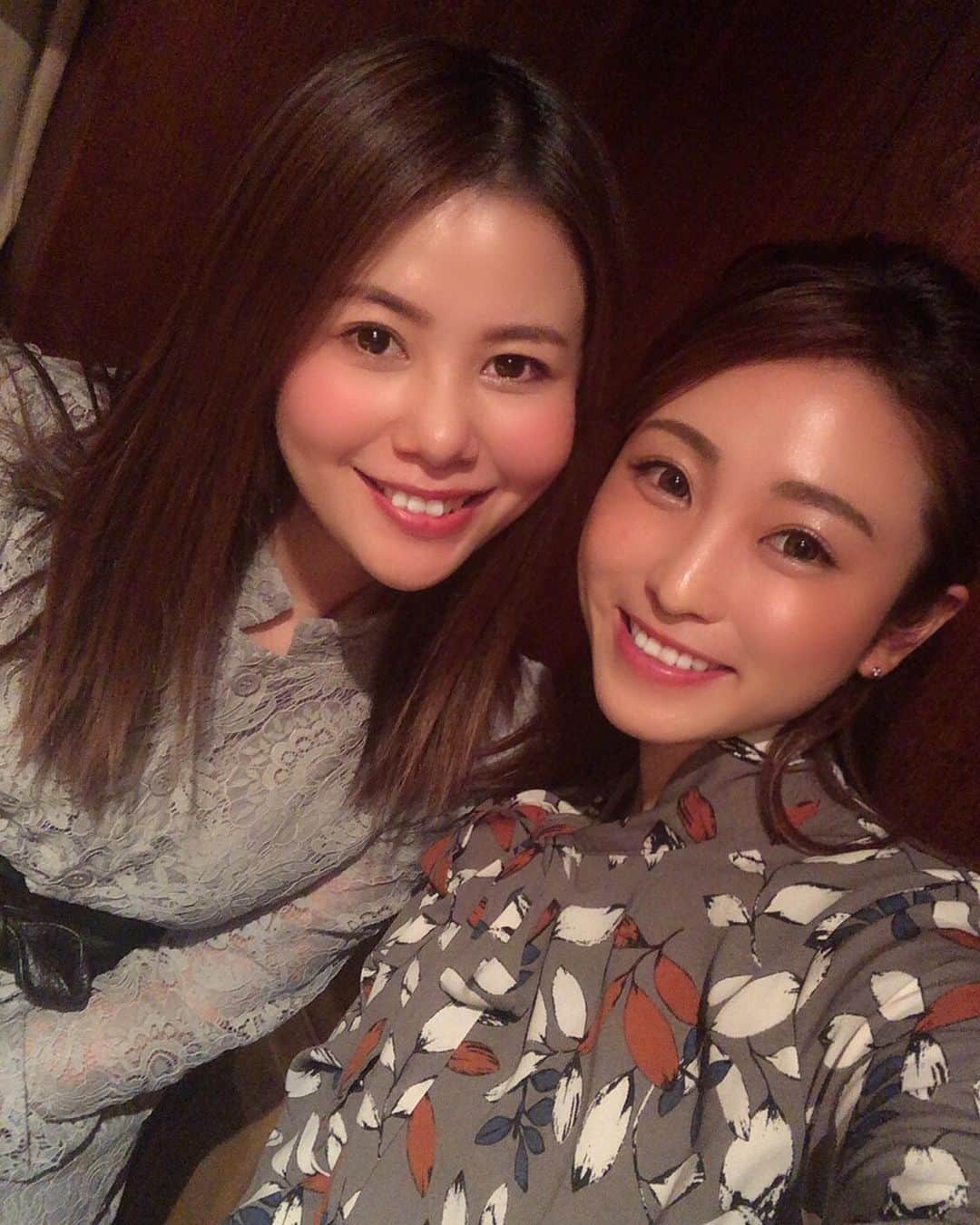 柚月めいさんのインスタグラム写真 - (柚月めいInstagram)「. しほさんとご飯~🍴 . . . #dinner#holiday#ootd#follw#selfie#instagood#hair #柚月めい」11月26日 1時57分 - meimei.yuzu
