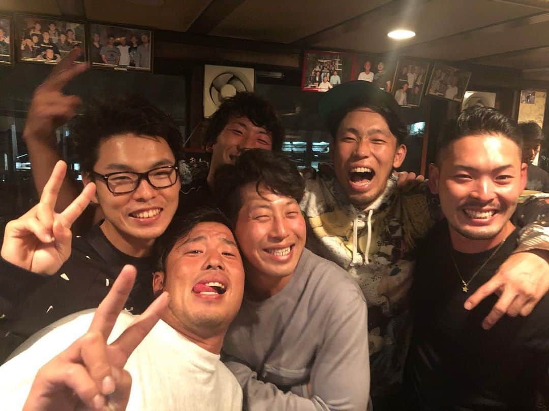 藤井淳志さんのインスタグラム写真 - (藤井淳志Instagram)「野手送別会！！！ みんなそれぞれ頑張っていこ〜な！ 酔っぱらうよね〜(((o(*ﾟ▽ﾟ*)o))) #藤井淳志#中日ドラゴンズ#送別会#それぞれ頑張ろ#１度でも同じユニフォーム着た奴は仲間や」11月26日 2時00分 - atsushi.fj4