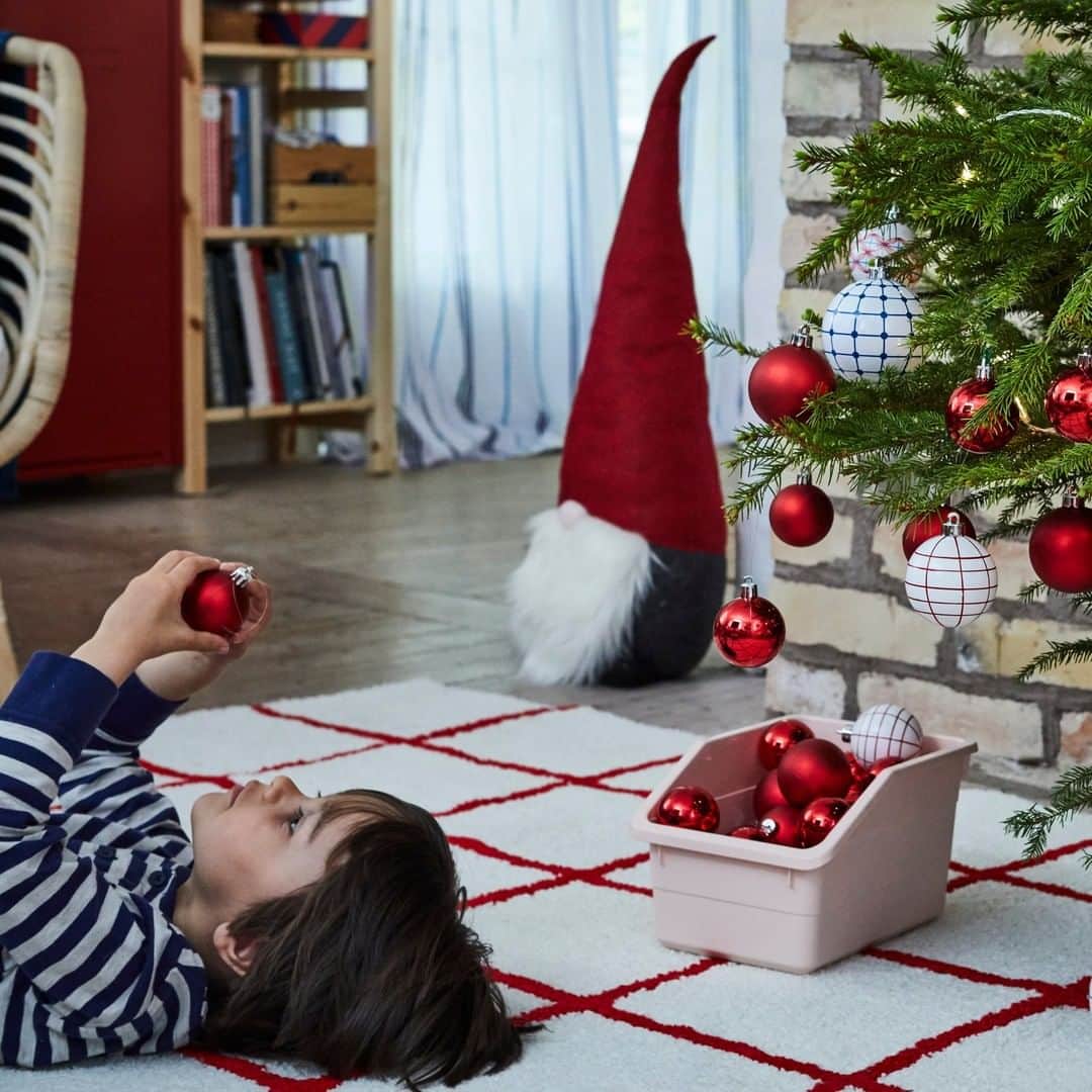IKEA USAさんのインスタグラム写真 - (IKEA USAInstagram)「Escape the Black Friday madness and celebrate the holidays with special offers, home inspo, food sampling and more! Link in bio for more.」11月26日 2時01分 - ikeausa