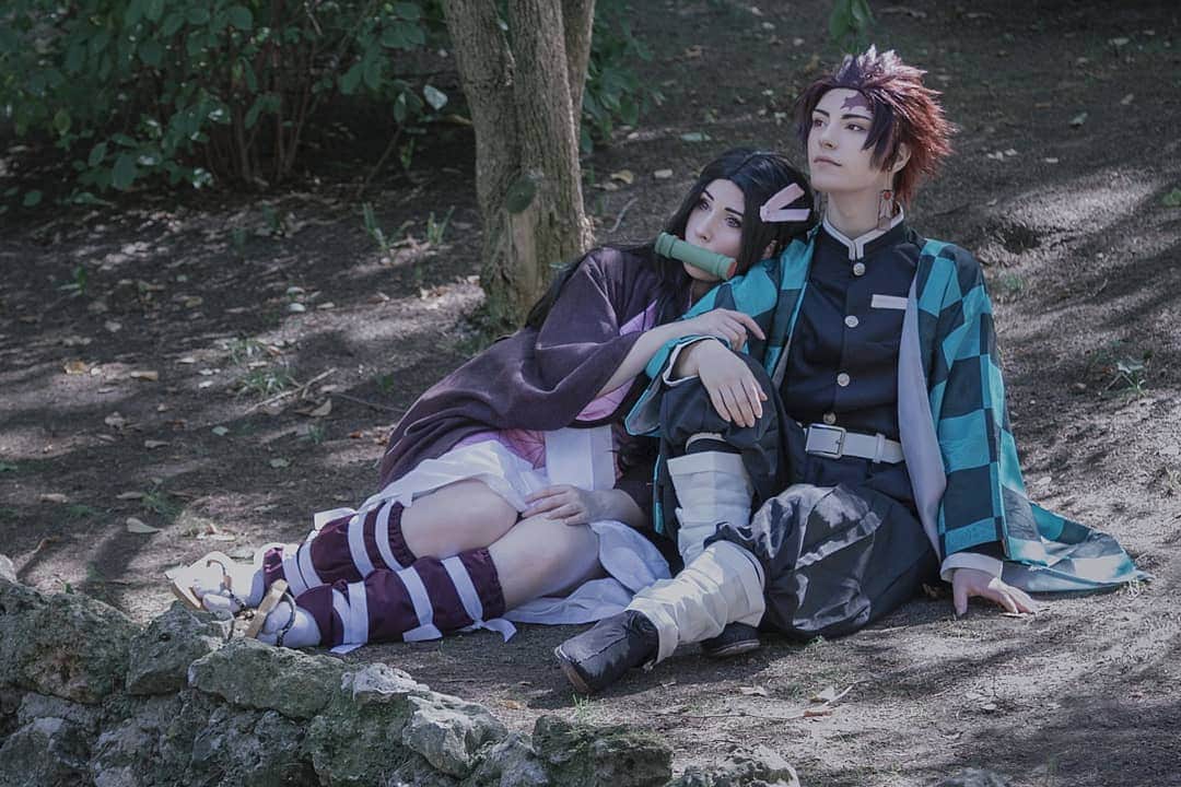 Geheさんのインスタグラム写真 - (GeheInstagram)「"I swear your big brother will save you, no matter what." Took me a bit too long to upload them :_) sowwy, but here's the fist photos of my Tanjirou cosplay 🥺💚 Nezuko: @pnkvirus Photo: @lama.studio Cosplays sponsored from @dokidokicosplay_official !(looks at those fabics omg I love them)」11月26日 2時01分 - geheichou