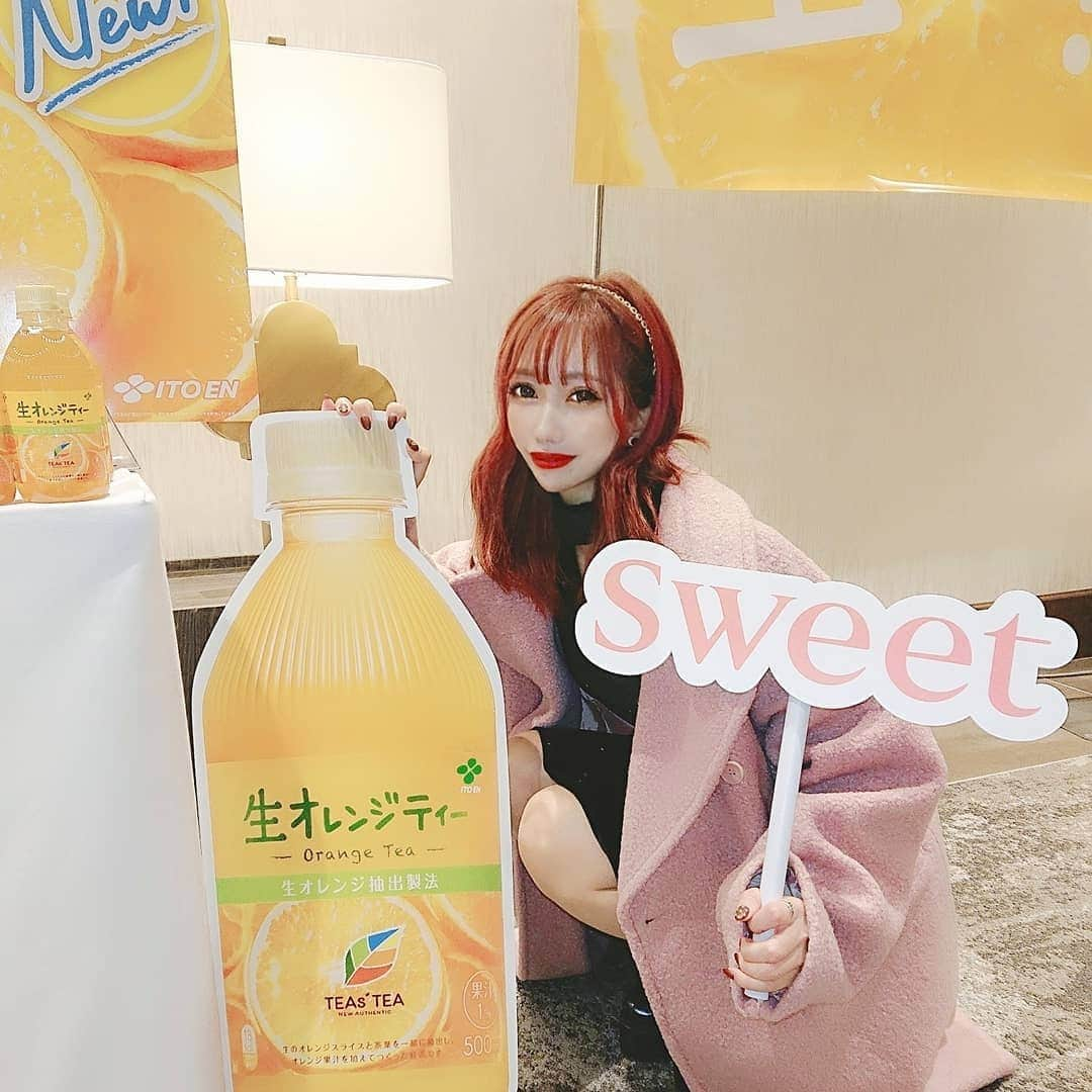 西内みなみさんのインスタグラム写真 - (西内みなみInstagram)「sweetさんにご招待してもらって、 インスタガールとして 伊藤園 TEAs’ TEA×4誌合同 手作り生オレンジティー体験イベントに 参加してきたよ〜🍊🌟 @sweet_editors . スペシャルゲストはsweetから 吉木千沙都ちゃん(ちいぽぽちゃん)👩‍🦰❤ 雑誌ともタイアップしてるよん︎☺︎✌︎︎ . 実際に生オレンジティーを作るのが 楽しすぎてVLOG風な動画作ってみた📷 ぜひ見てくださいっ！ 本当に楽しいイベントでしたん💋 sweetさんありがとうございます♡♡ . ☑️アウター @micoameriofficial @kumikofunayama ☑️ワンピース @7things.official この日は寒かったから、 くみっきープロデュースのコートが とっても暖かったよ😭！ #sweet #伊藤園 #ティーズティー #生オレンジティー #スウィートインスタ #MICOAMERI #ミコアメリ #コーディネート #吉木千沙都 #ちいぽぽ #くみっきー  #vlog #PR #みなみコーデ」11月25日 17時13分 - miiiiiiu3u6