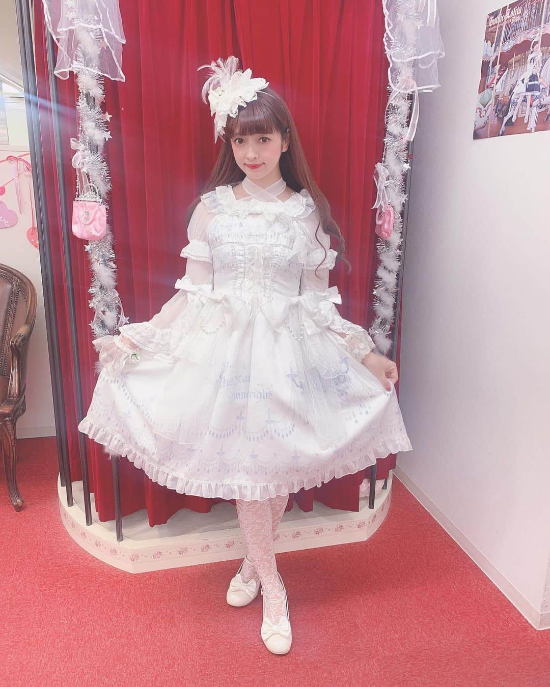 青木美沙子さんのインスタグラム写真 - (青木美沙子Instagram)「広島イベントにて💓 ベイビーさんの新作のお洋服着ました💓うさくみゃちゃんと❣️」11月25日 17時29分 - misakoaoki