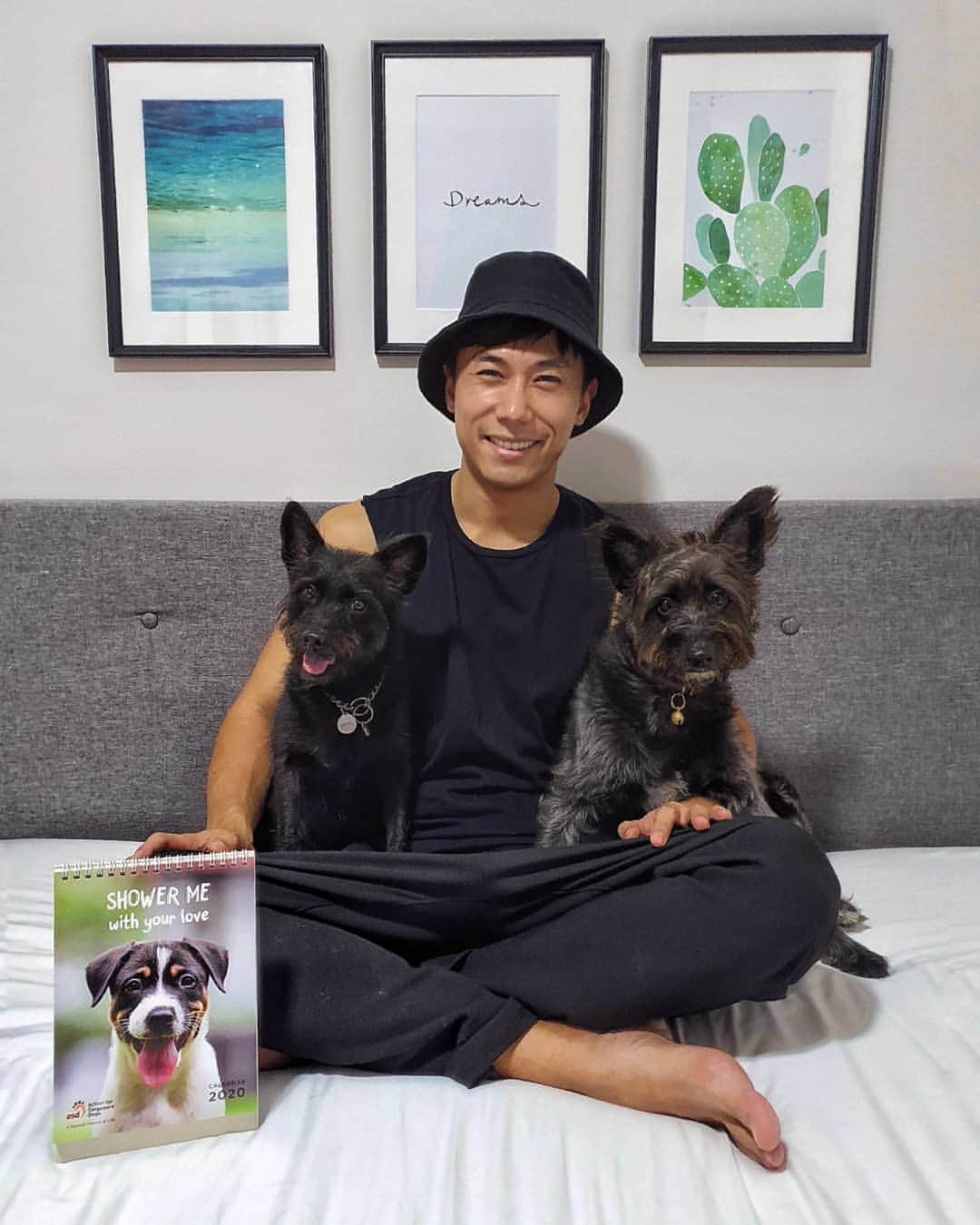 デスモンド・タンのインスタグラム：「SHOWER THEM WITH YOUR LOVE! 🐶💙 Choose adoption and give the furkids at animal shelters a second chance at life. Udon and Kanto are a pair of brothers my family and I adopted 3 years back. Adopting these sweet angels is definitely one of the best decisions I've made! ☆Giveaway☆  Win a copy of this ASD calendar by completing this sentence "Adoption is..." and tag 3 animal lovers by today.  If you wish to get copies of the calendar to support ASD and aid the abandoned furkids, swing by the selected pet shops and cafe in the link. $10 per copy. THANK YOU! (Link: www.asdsingapore.com/blog/post/asd-calendar-2020-on-sale)」