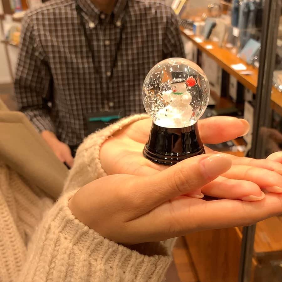 Hiromi Ｍaedaさんのインスタグラム写真 - (Hiromi ＭaedaInstagram)「先日、グランフロント大阪のInstagramストーリーズ動画に出演させていただきました。 ・ 私はクリスマス篇に出てます♡ ・ クリスマス篇では大好きな @alldaycoffee_ や文房具店のSmithなどを巡ってます！ 本日から動画公開となるのでチェックしてもらえたら嬉しいです！ ▷▷https://www.gfo-sc.jp/playclip/ ・ ・ グランフロント大阪は新しい自分に出会え、 日常をアップデートしてくれる場所。 行くたびに新しい発見があります♡ ・ ・ ・ #グランフロント大阪#grandfrontosaka」11月25日 18時02分 - hiron953