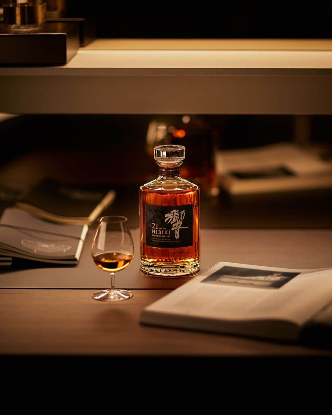 響 | SUNTORY WHISKY HIBIKIさんのインスタグラム写真 - (響 | SUNTORY WHISKY HIBIKIInstagram)「. HIBIKI TIME 奥深い香りが感性を刺激する The deep aroma inspires you  #響 #hibiki #二十四節気 #霜降 #秋 #響時間 #hibiki_time #hibikitime #suntorytime」11月25日 18時02分 - suntorywhisky_hibiki