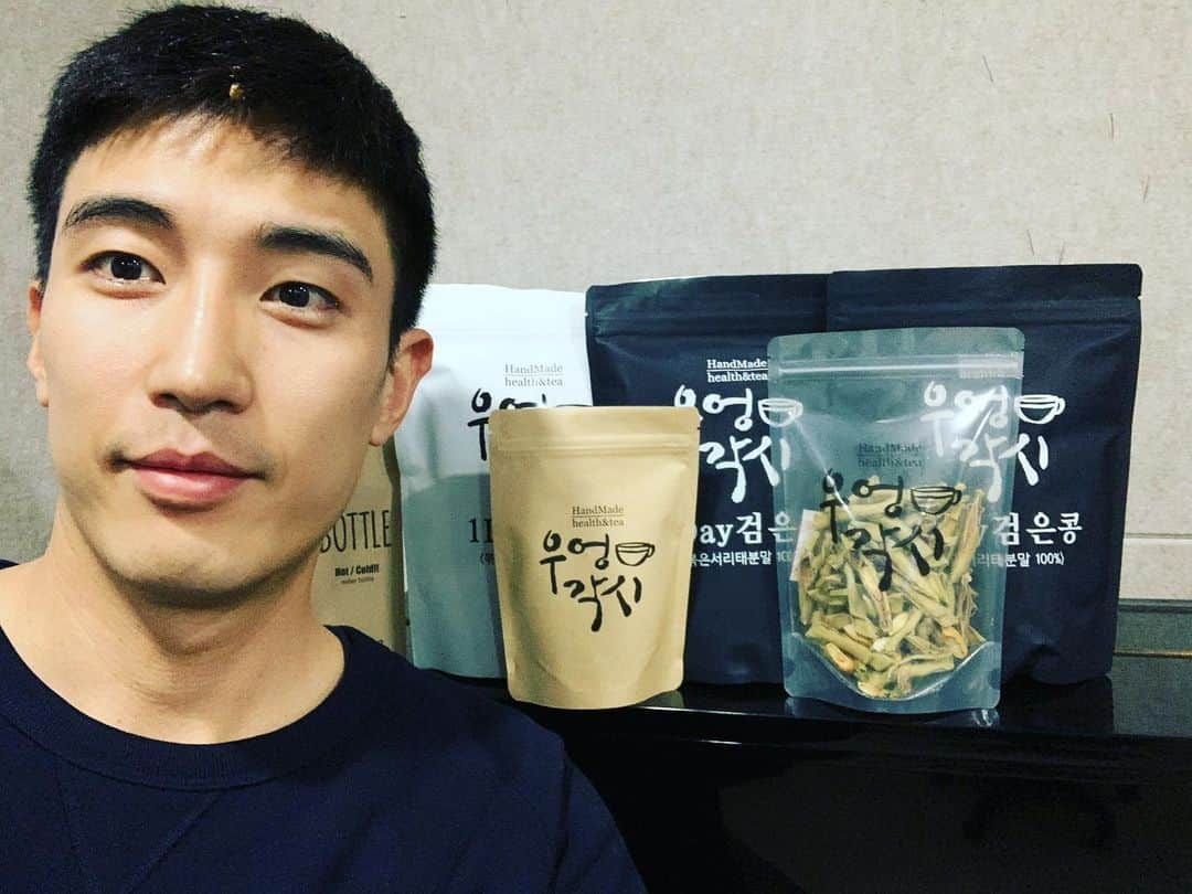 カン・ギョンジュンさんのインスタグラム写真 - (カン・ギョンジュンInstagram)「#뮤지컬보디가드  #강경준  #우엉각시  잘먹고 목관리 잘하겠습니다 ㅋㅋ 나 노래 없다며(?)」11月25日 18時07分 - kangkyungjun1983