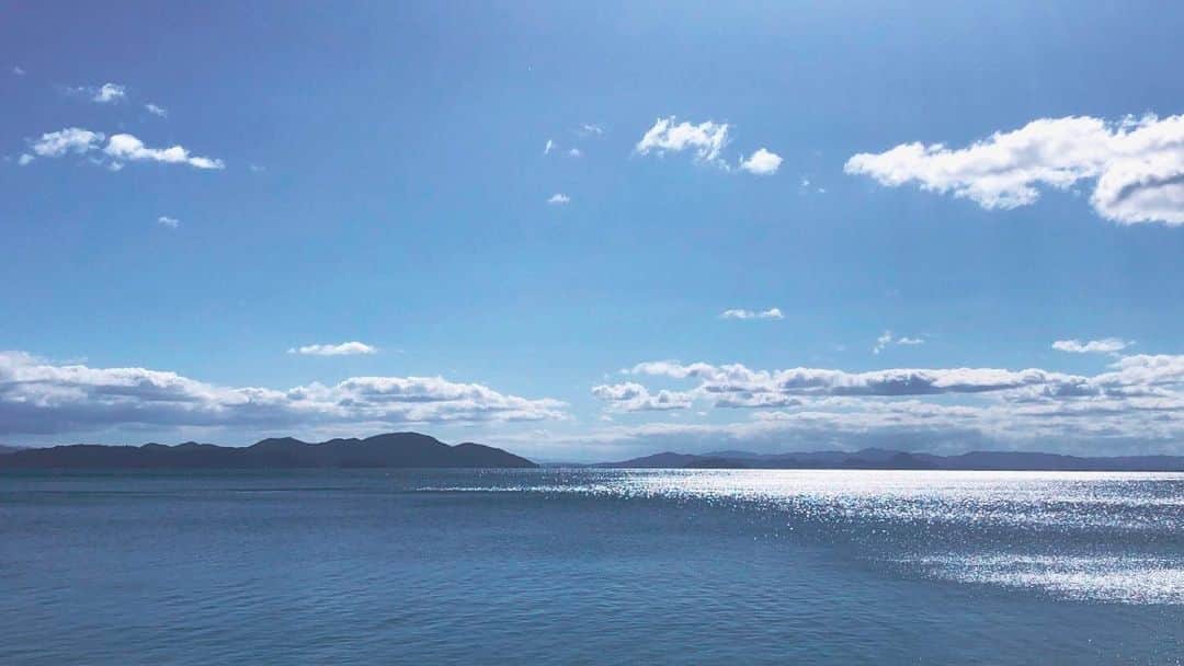 山田弥希寿さんのインスタグラム写真 - (山田弥希寿Instagram)「・ 琵琶湖、初めて訪れましたが 天気が良かったこともあり、 日の光を受け、輝いていました！美しい！ ・ #琵琶湖 #滋賀県 #滋賀 #湖 #青空 #晴れ ・」11月25日 18時10分 - mikitoshi_617