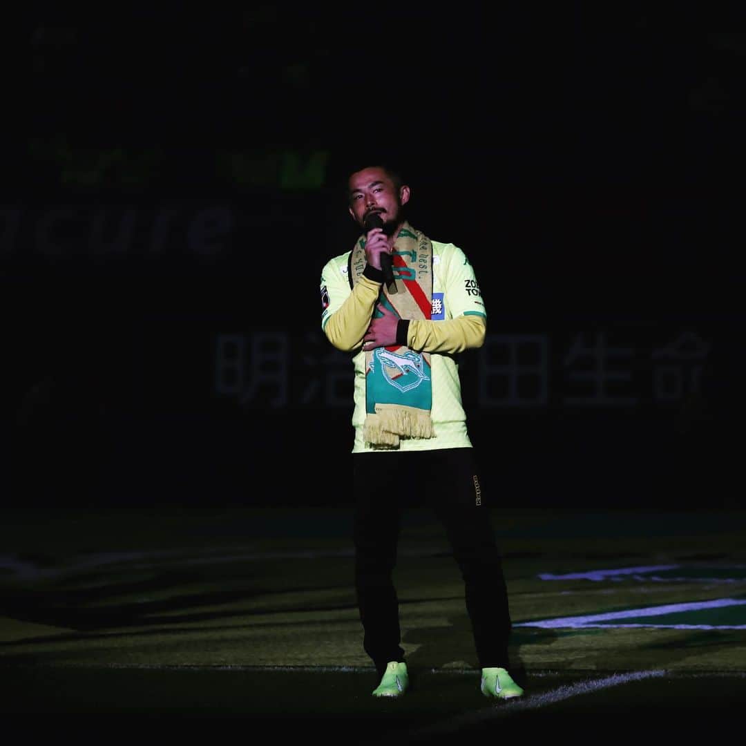 ジェフユナイテッド市原・千葉のインスタグラム：「Thank you YUTO. You are the best. #jefunited #ジェフ千葉 #佐藤勇人 #Jリーグ #jleague #引退  #フクダ電子アリーナ」