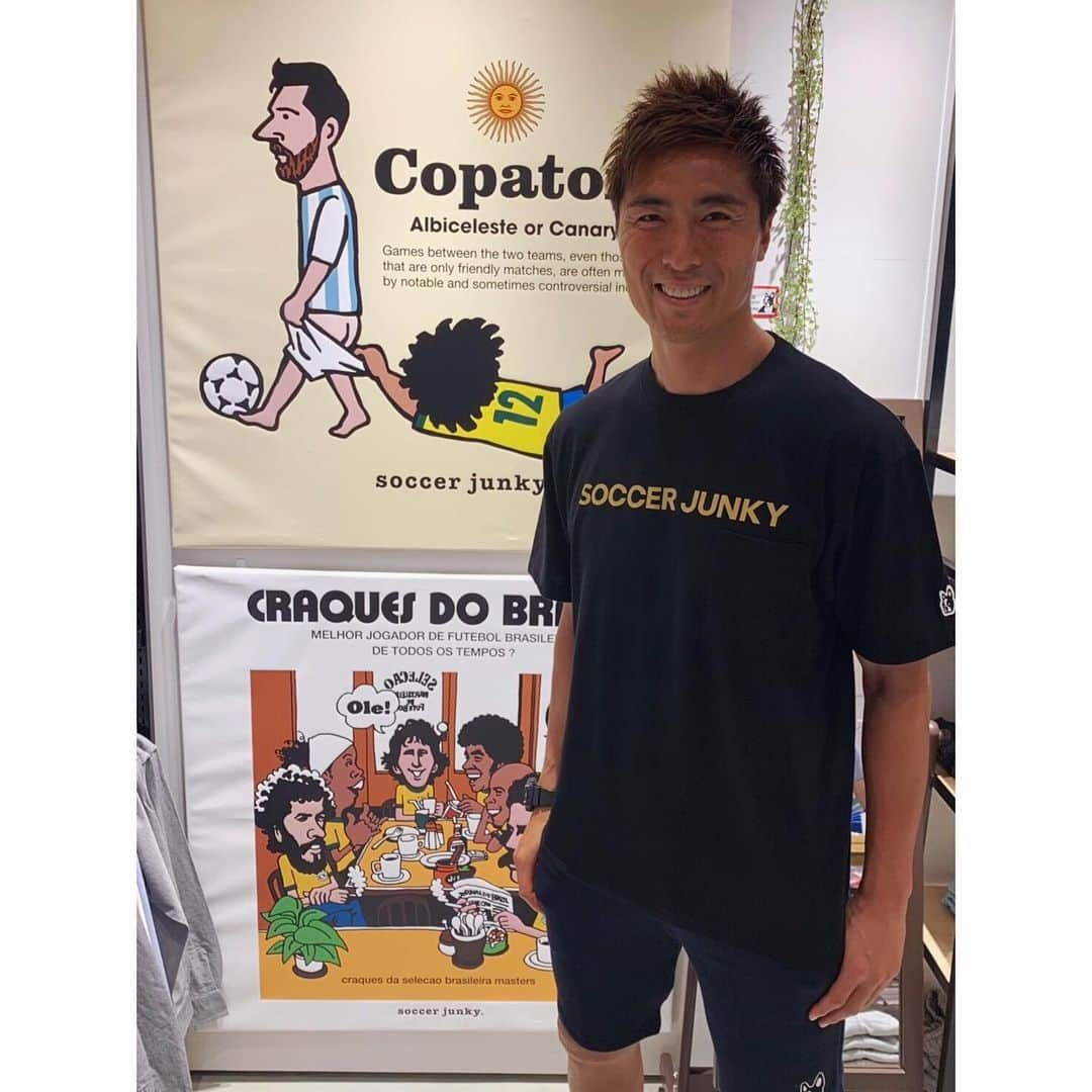 北野貴之さんのインスタグラム写真 - (北野貴之Instagram)「いつも、お世話になるClaudiopandiani・SoccerJunky様。特別催事のお知らせをさせて頂きます。  いつもご愛顧頂いている皆様へ 11/26(火)-12/1(日)の6日間で マルイ渋谷店5FClaudiopandiani Shop横特別催事スペースにて 特別価格による催事を実施致します!! 催事スペースは【全品割引】【MAX70％OFF】と 大変お買い得な6日間です。 人気のSoccerJunkyをはじめ、Rugby、Baseball、Basketballなど 人気競技も販売致します。 一点物も多く、早い者勝ちとなっております!! ぜひこの機会にご来店ください♪  関東に行く際には、顔を出させて頂き、いつもスタッフの皆様に温かく迎えてもらい、幸せな時間を感謝しております。 どんなアイテムが揃うか、楽しみに足を運んで見て下さいね！ いつも、最高の笑顔をありがとうございます。  #催事 #6日間 #MAX70％OFF #渋谷マルイ #直営店 #soccerjunky #サッカージャンキー #サッカー #claudiopandiani #クラウディオパンディアー二 #frenchbulldog #フレンチブルドッグ #ボストンテリア #bostonterrier #フレブル #JERRY #ジェリー #フットボール #フットサル #ラグビー #野球 #テニス #バスケ #ハンドボール #卓球 #バドミントン」11月25日 18時27分 - takashi_kitano