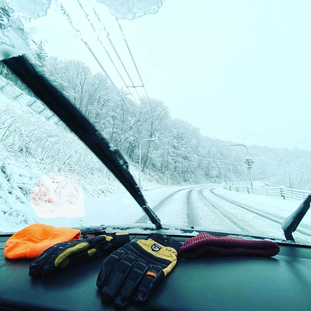 のインスタグラム：「2019/2020 snow season day2. 15cm new ❄️ snow. It’s gonna be better tomorrow 🙏 Special thanks 🙏 @sapporo_kokusai  #札幌国際スキー場」