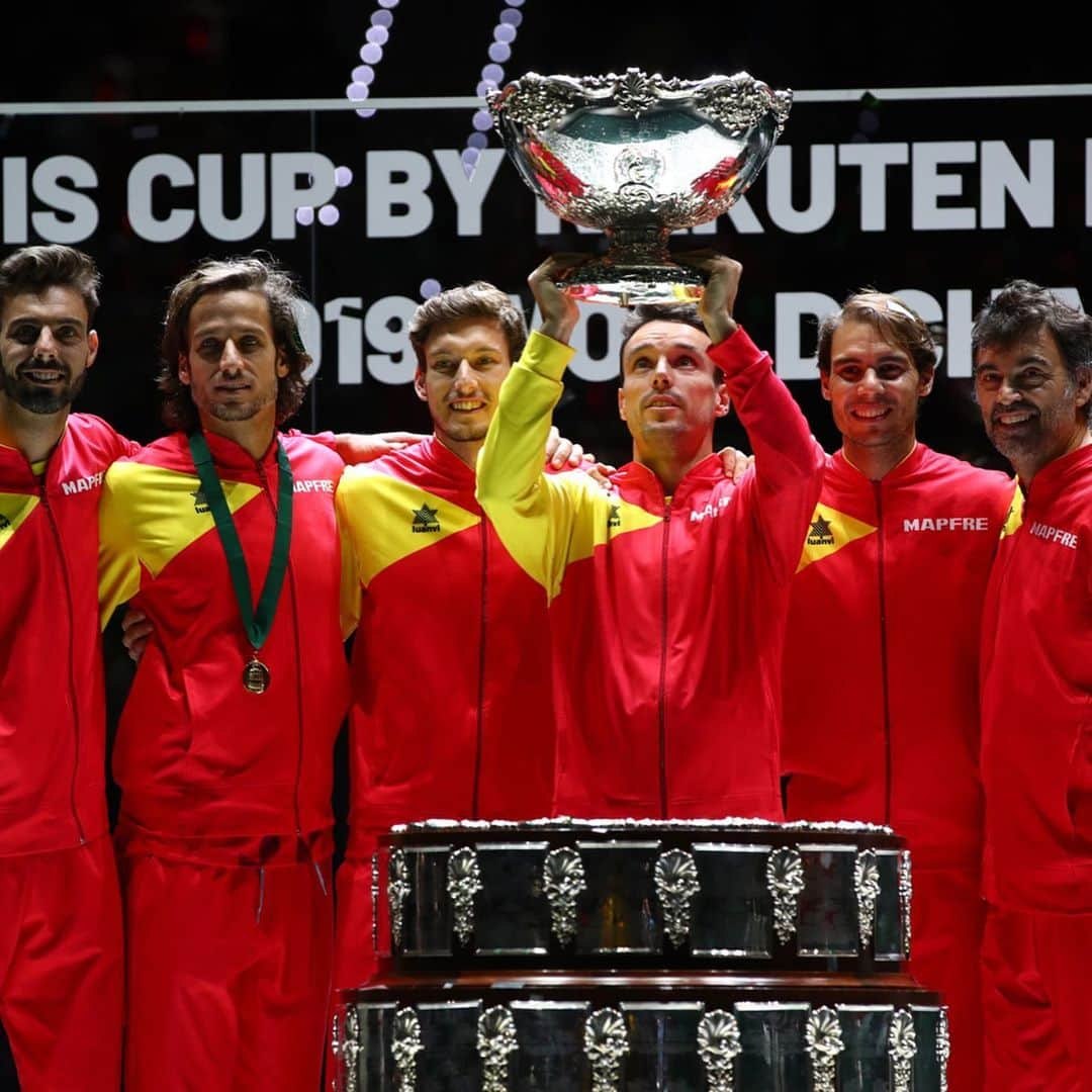 ATP World Tourさんのインスタグラム写真 - (ATP World TourInstagram)「🇪🇸 Vamos España 🇪🇸 Presenting your 2019 Davis Cup champions, Spain 🏆」11月25日 19時04分 - atptour