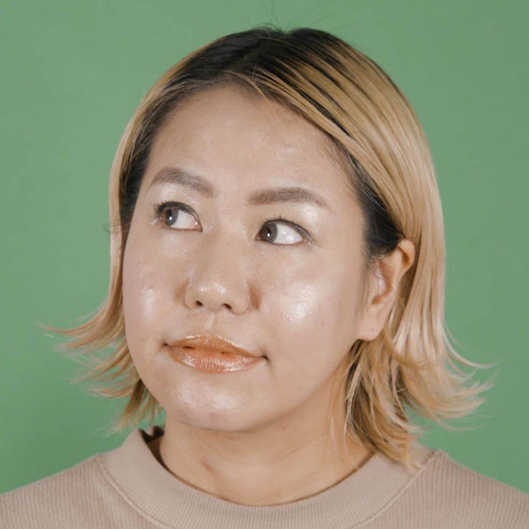 ラッシュジャパンさんのインスタグラム写真 - (ラッシュジャパンInstagram)「新宿店と日本のオンラインショップ限定『シンジュク リップスティック』が登場。気品のある優しいゴールドカラーを唇にのせて、自分らしく笑おう✨ #LushMakeup #LushShinjuku」11月25日 19時11分 - lushjapan