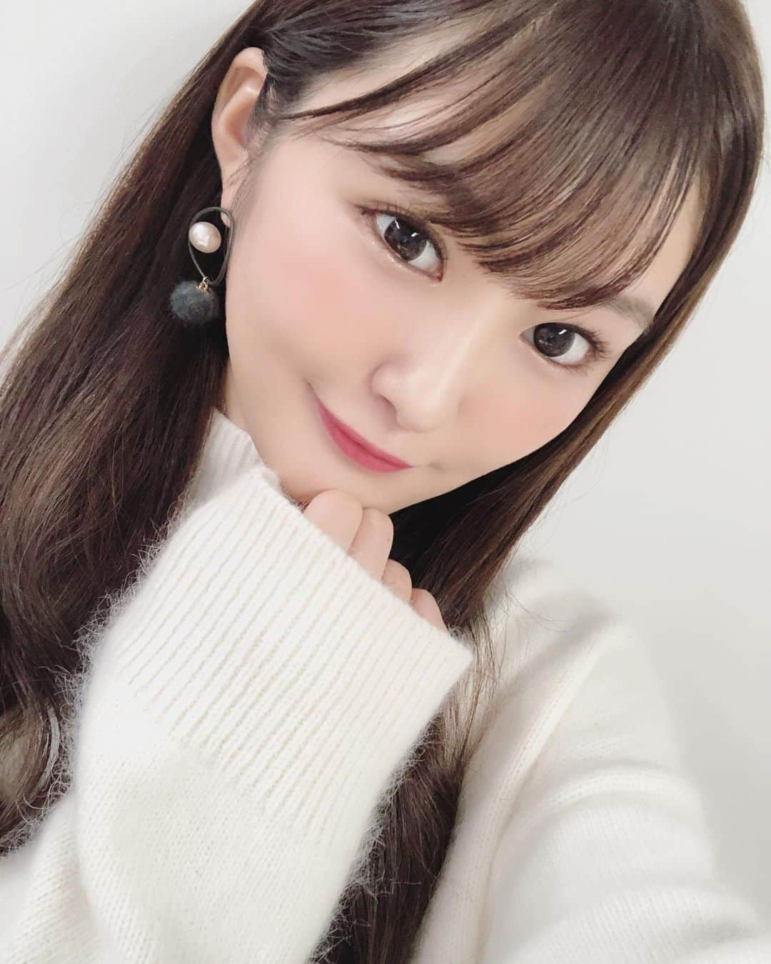 川上礼奈さんのインスタグラム写真 - (川上礼奈Instagram)「. 収録おわったよ♡ お腹ぺこぺこだ...😵🍜」11月25日 19時31分 - kawakami_rena