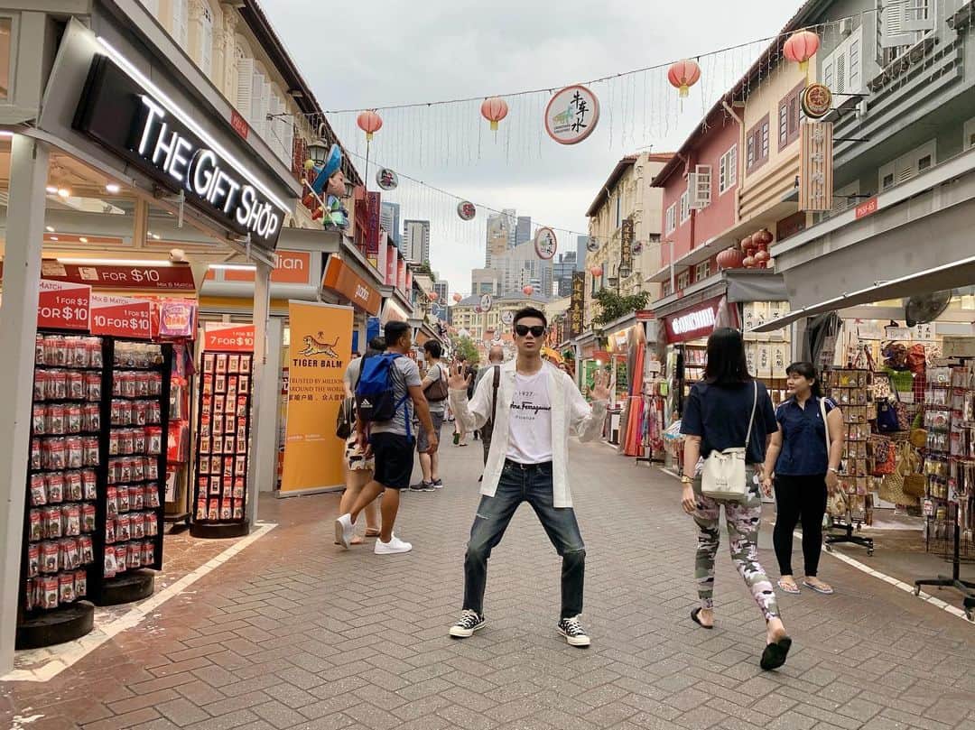 JiweiJWさんのインスタグラム写真 - (JiweiJWInstagram)「Here in Singapore 🇸🇬 #Chinatown #singapore Memory back to 14 years ago , my first time to be here when I was a primary school student」11月25日 19時25分 - jiweijw